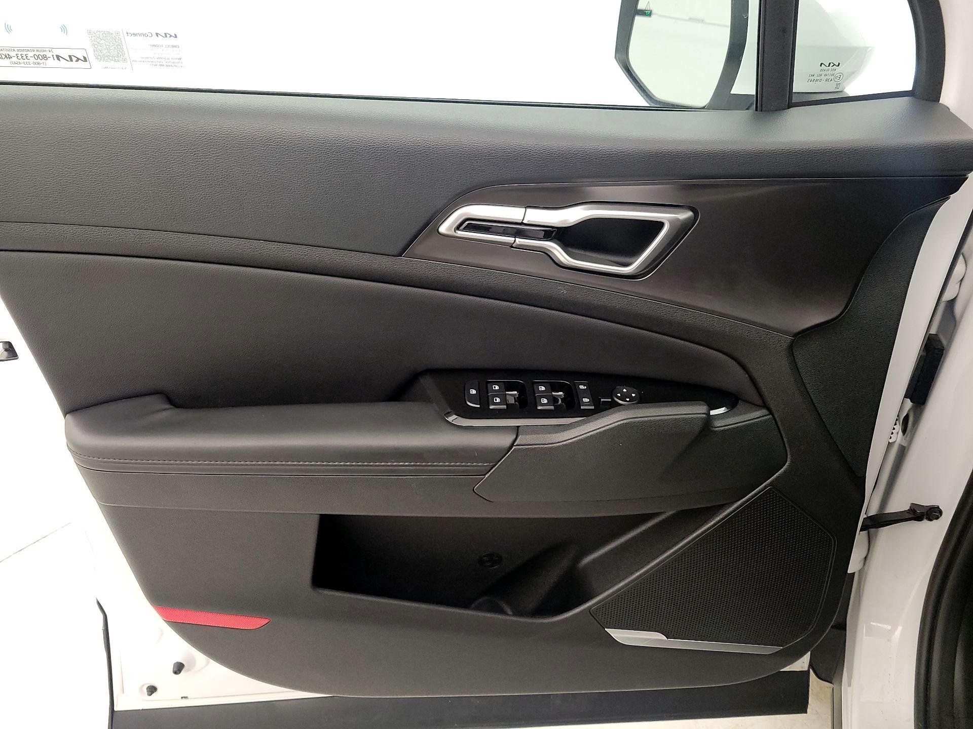 Thumbnail: 2023 Kia Sportage - 12