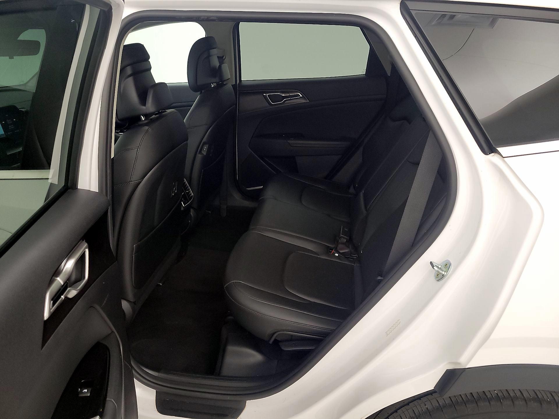 Thumbnail: 2023 Kia Sportage - 19