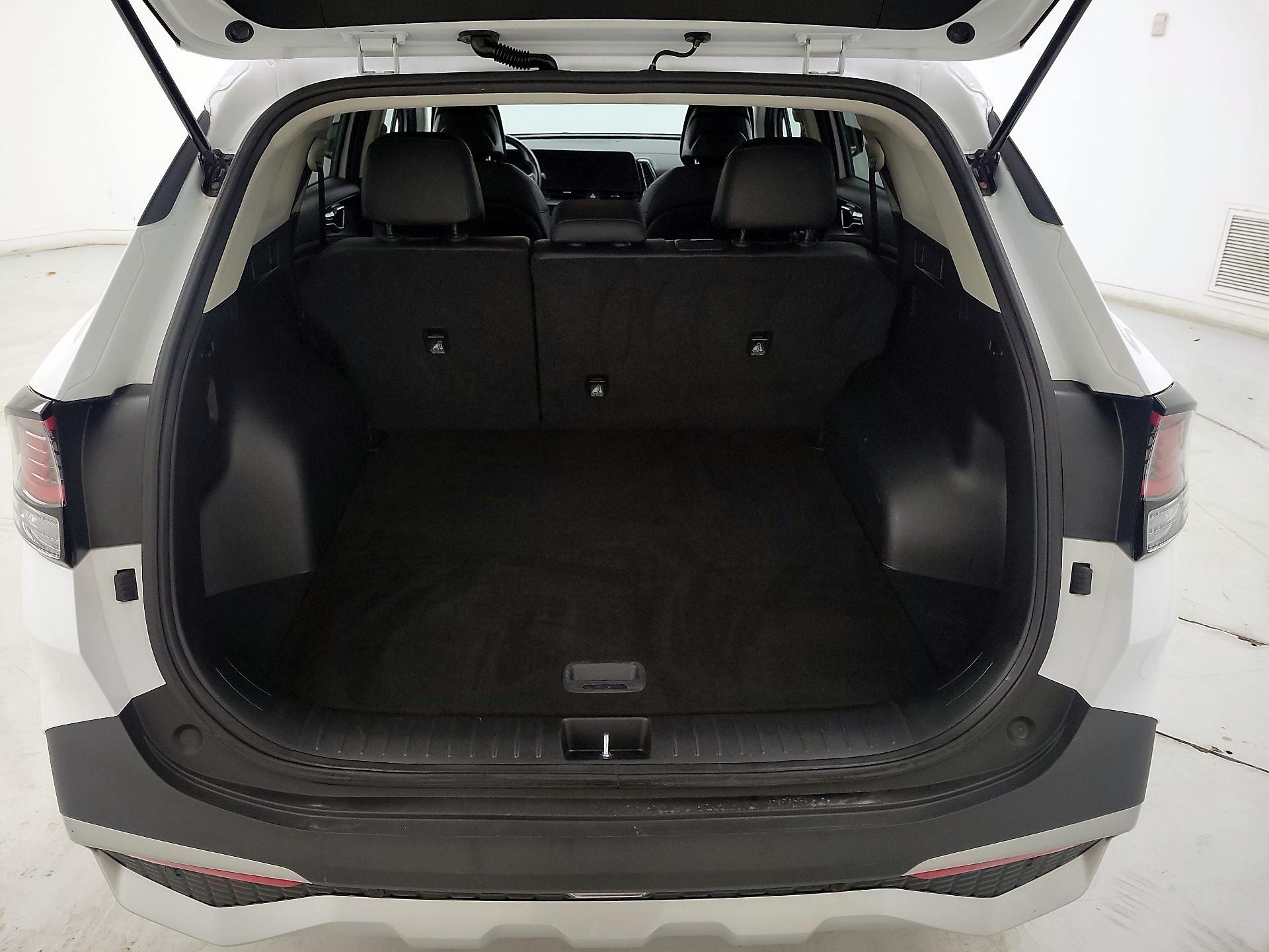 Thumbnail: 2023 Kia Sportage - 20