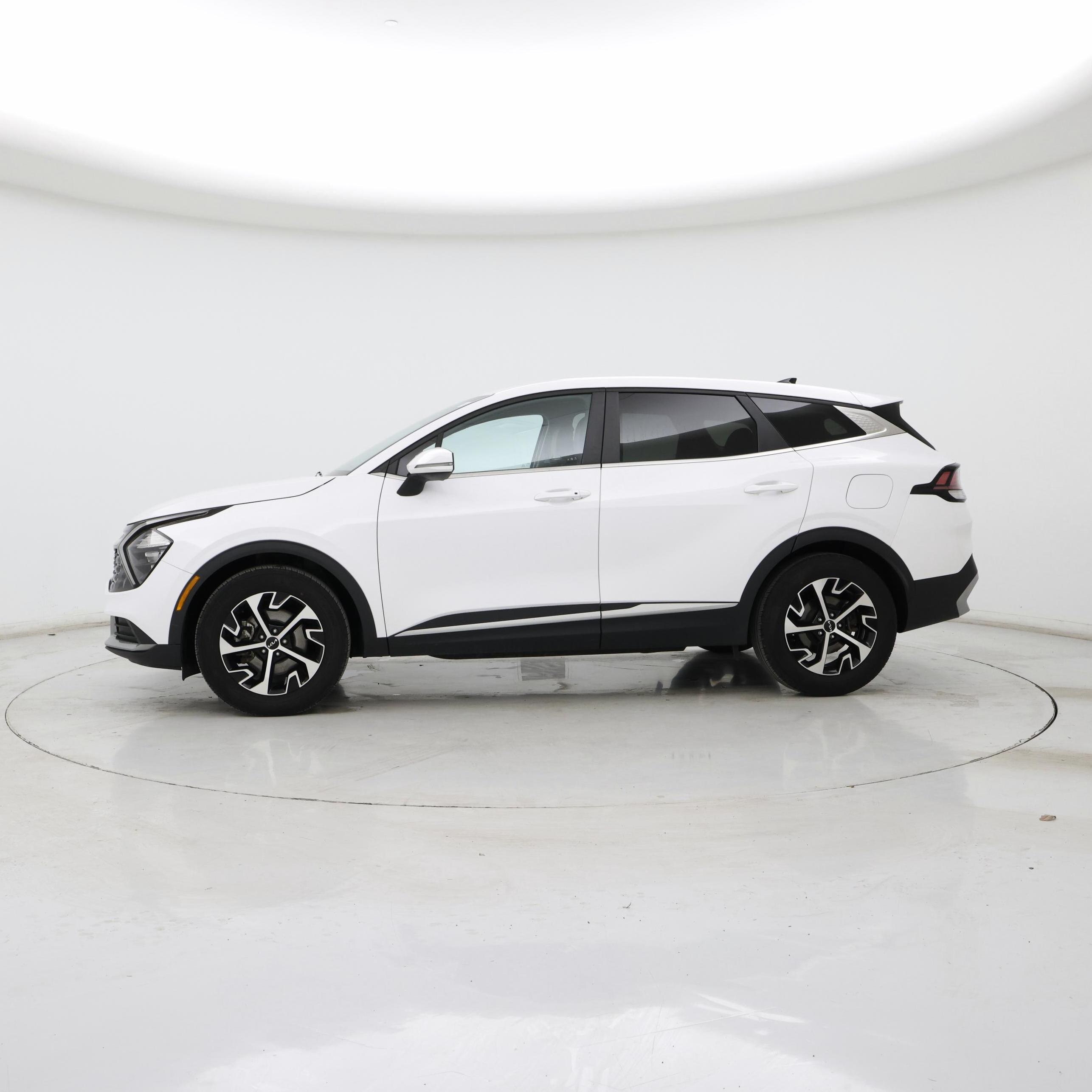 Thumbnail: 2023 Kia Sportage - 3