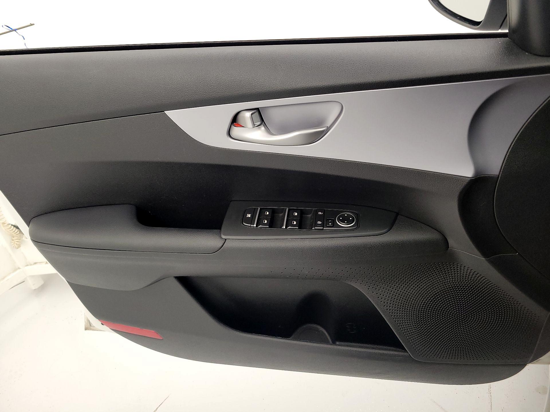 Thumbnail: 2024 Kia Forte - 12