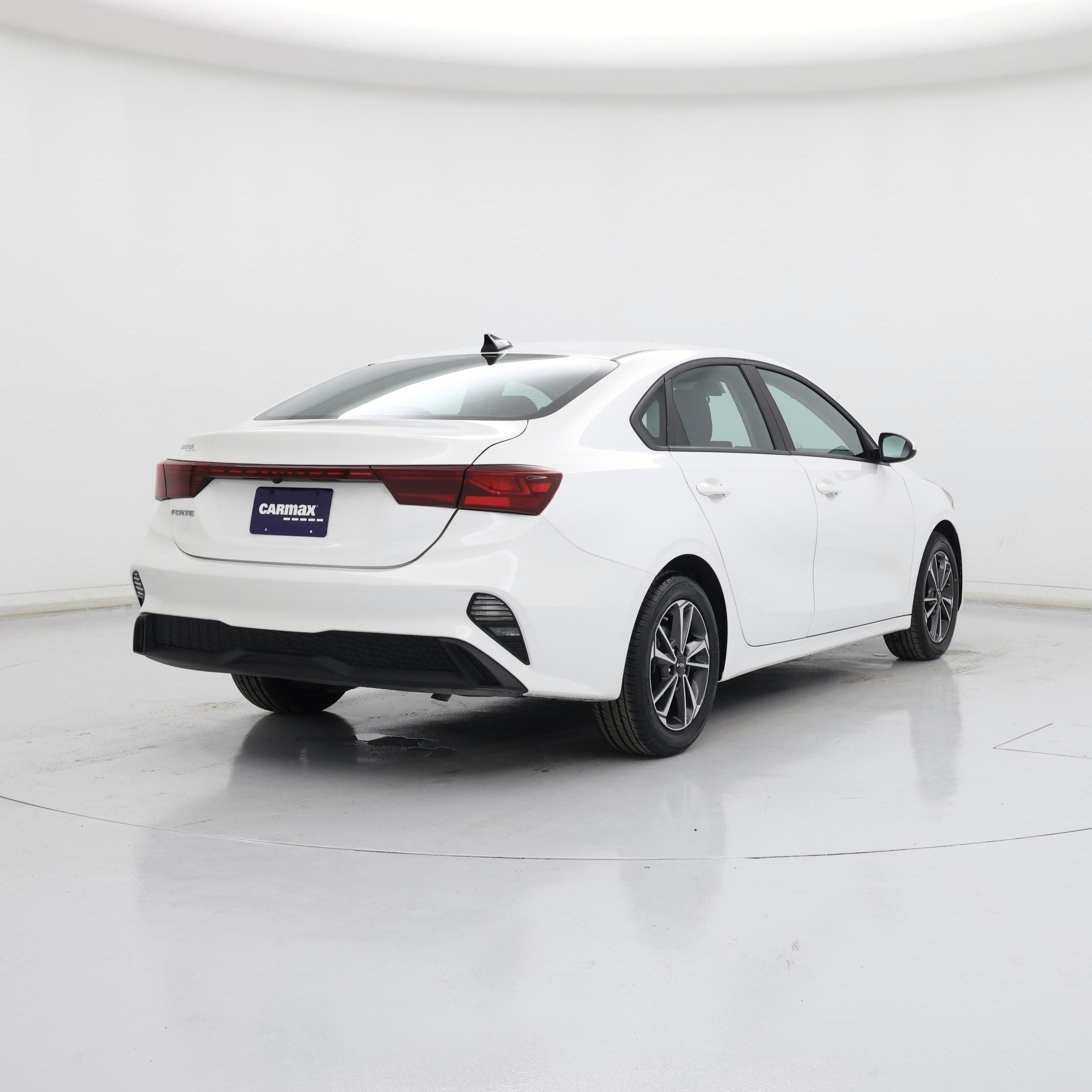 Thumbnail: 2024 Kia Forte - 8