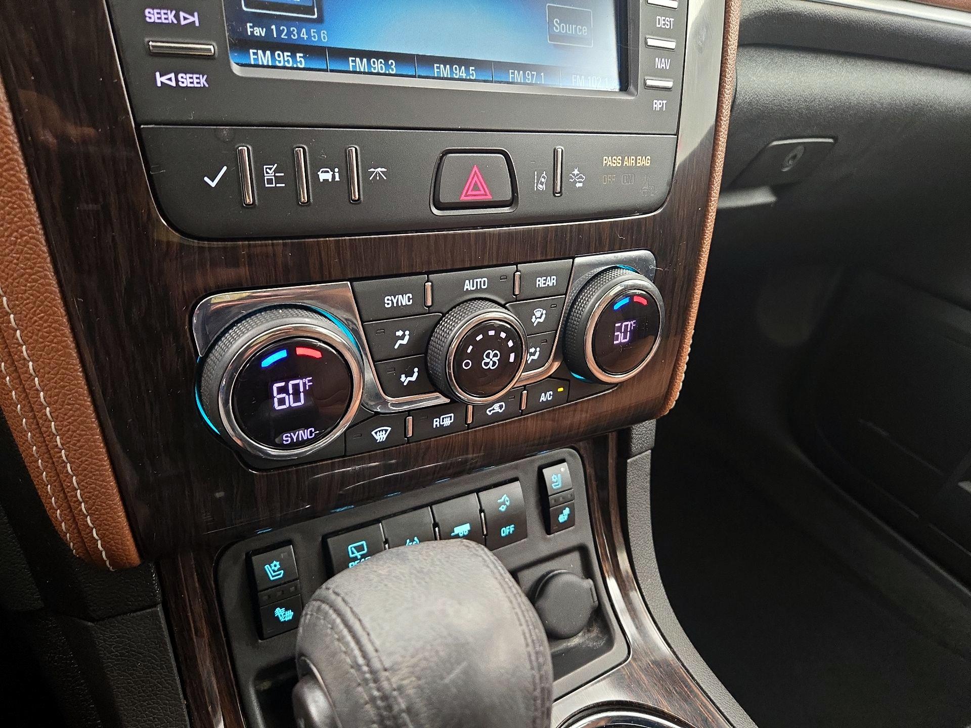 Thumbnail: 2017 Chevrolet Traverse - 16