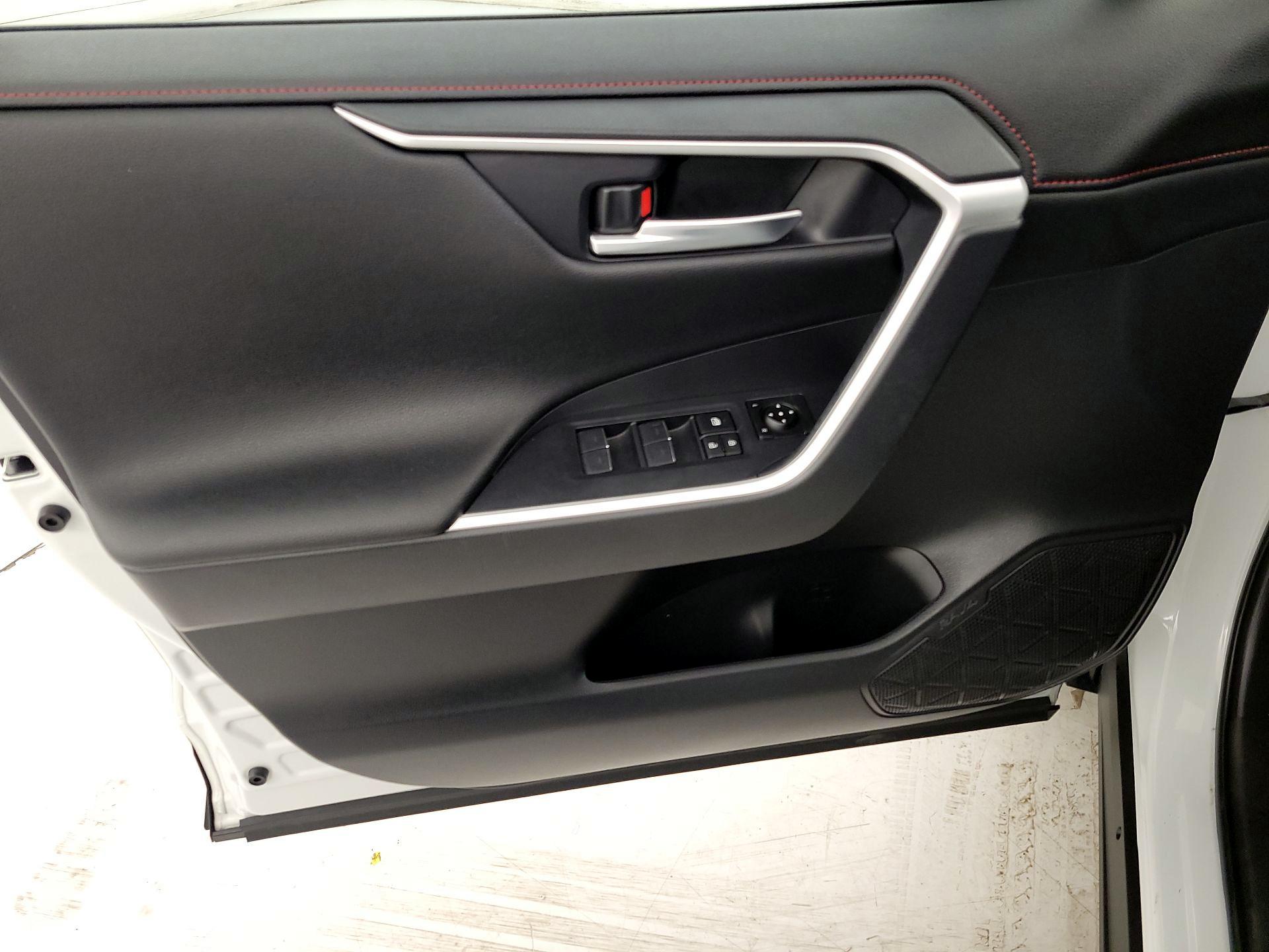 Thumbnail: 2024 Toyota RAV4 - 12