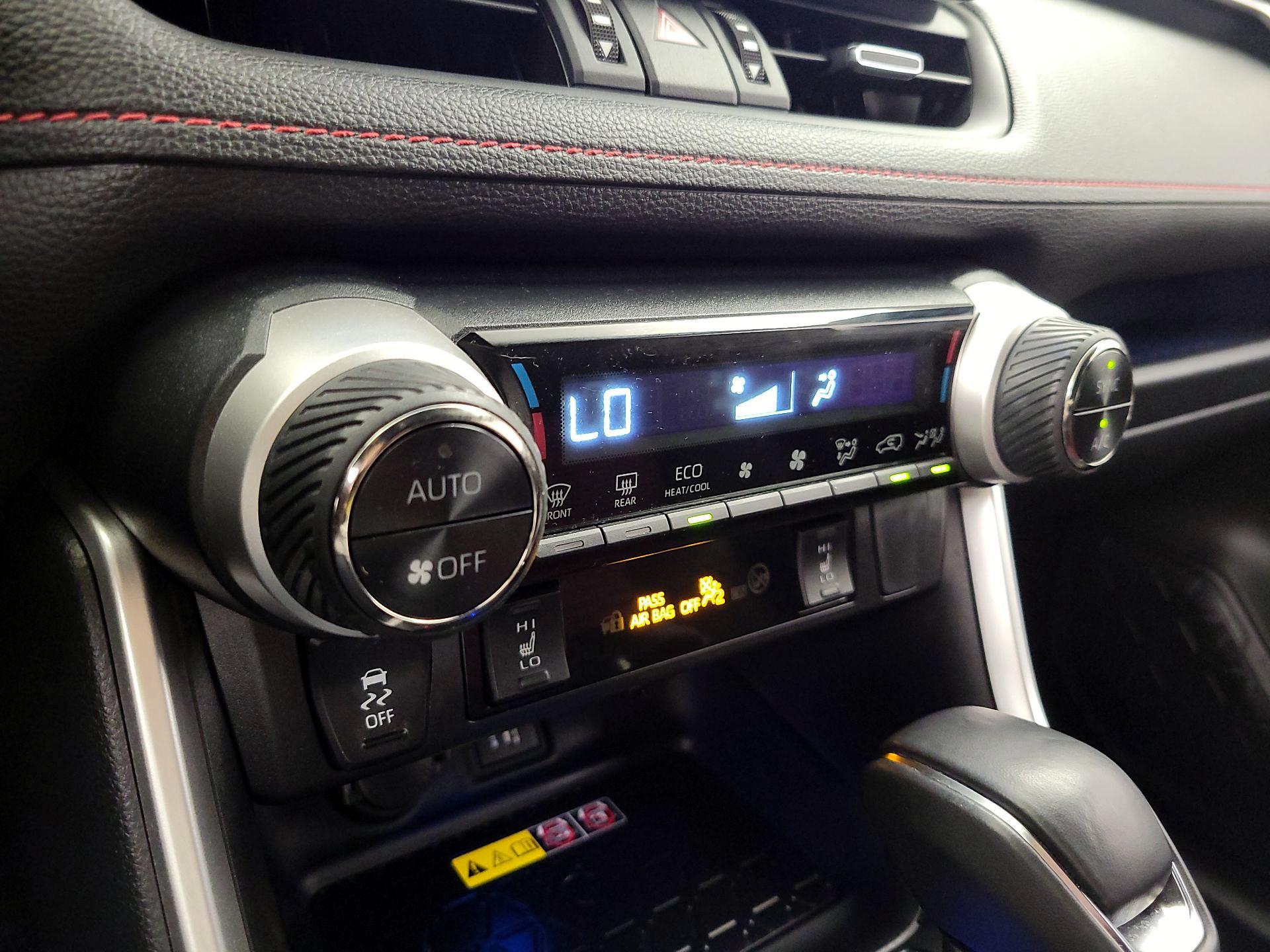 Thumbnail: 2024 Toyota RAV4 - 16