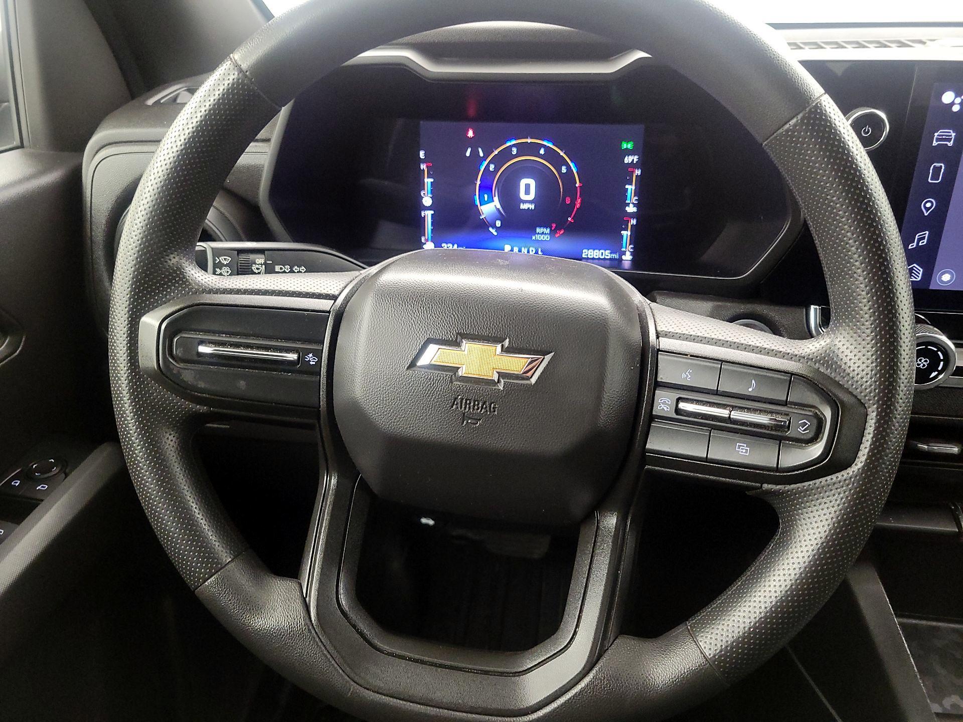 Thumbnail: 2023 Chevrolet Colorado - 10