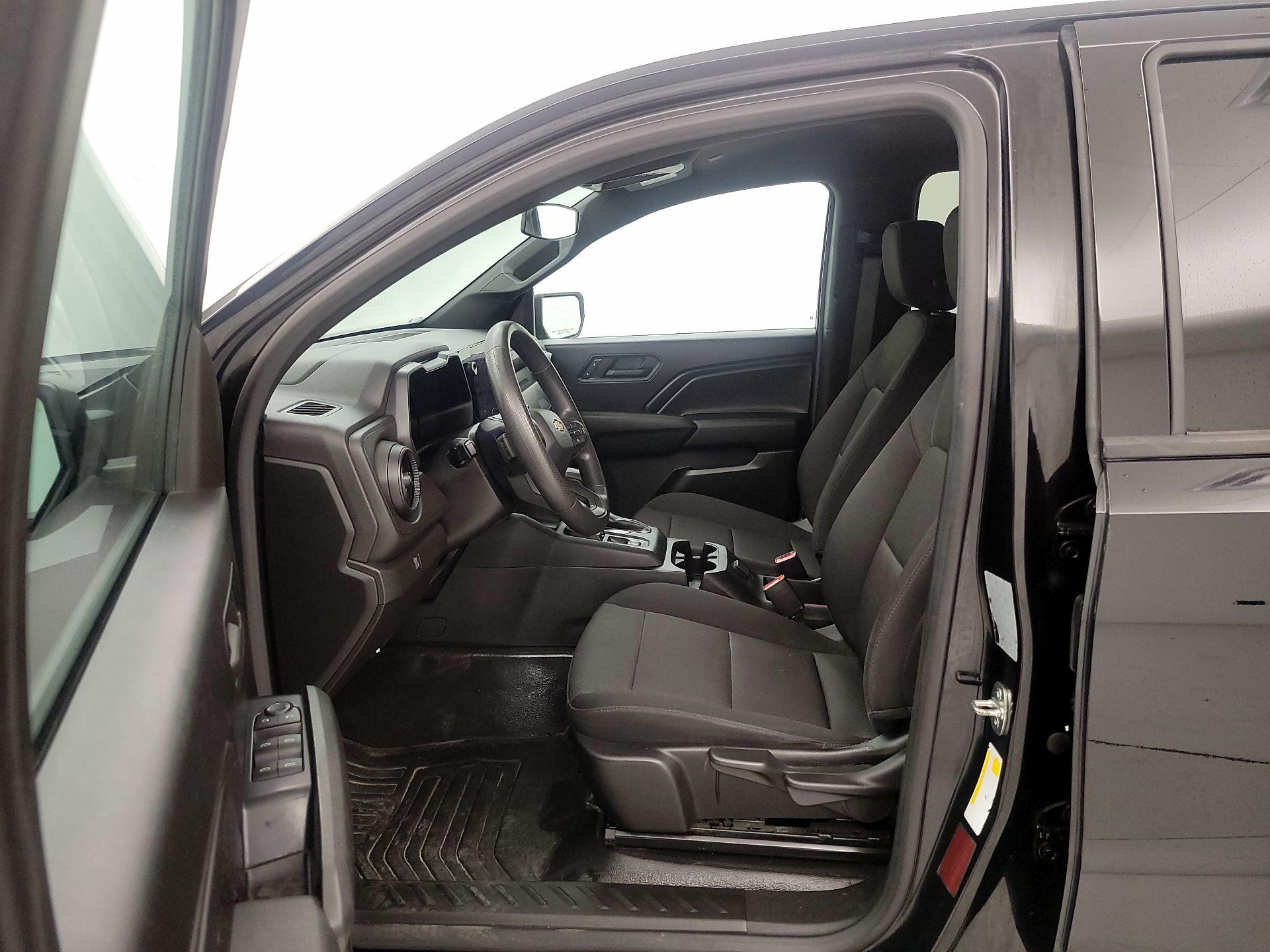 Thumbnail: 2023 Chevrolet Colorado - 11