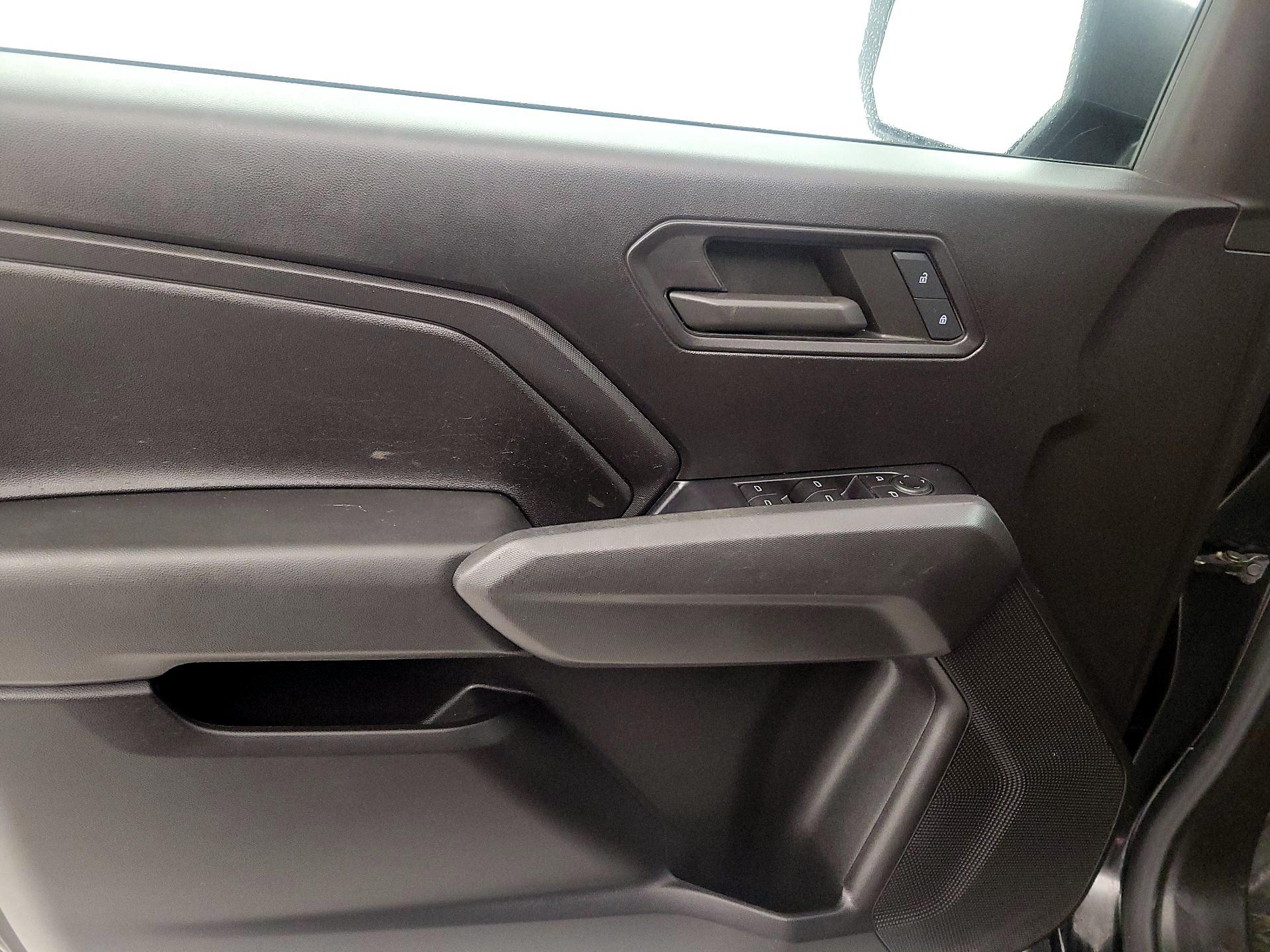 Thumbnail: 2023 Chevrolet Colorado - 12