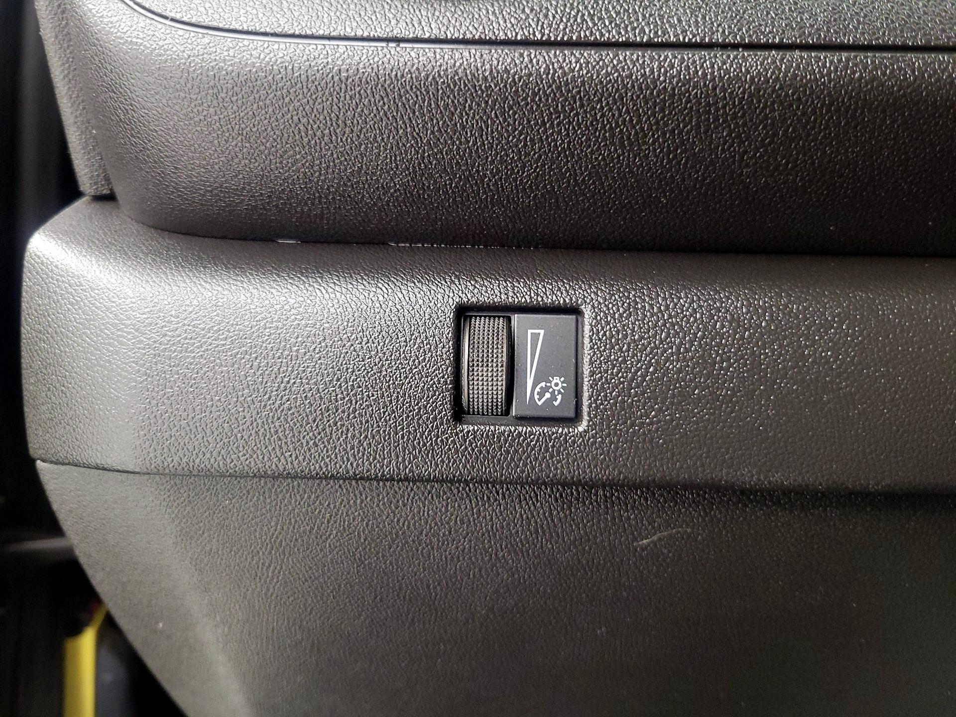 Thumbnail: 2023 Chevrolet Colorado - 13