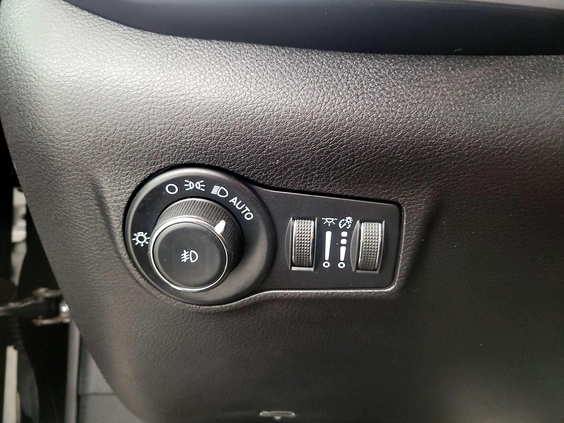 Thumbnail: 2022 Jeep Compass - 13