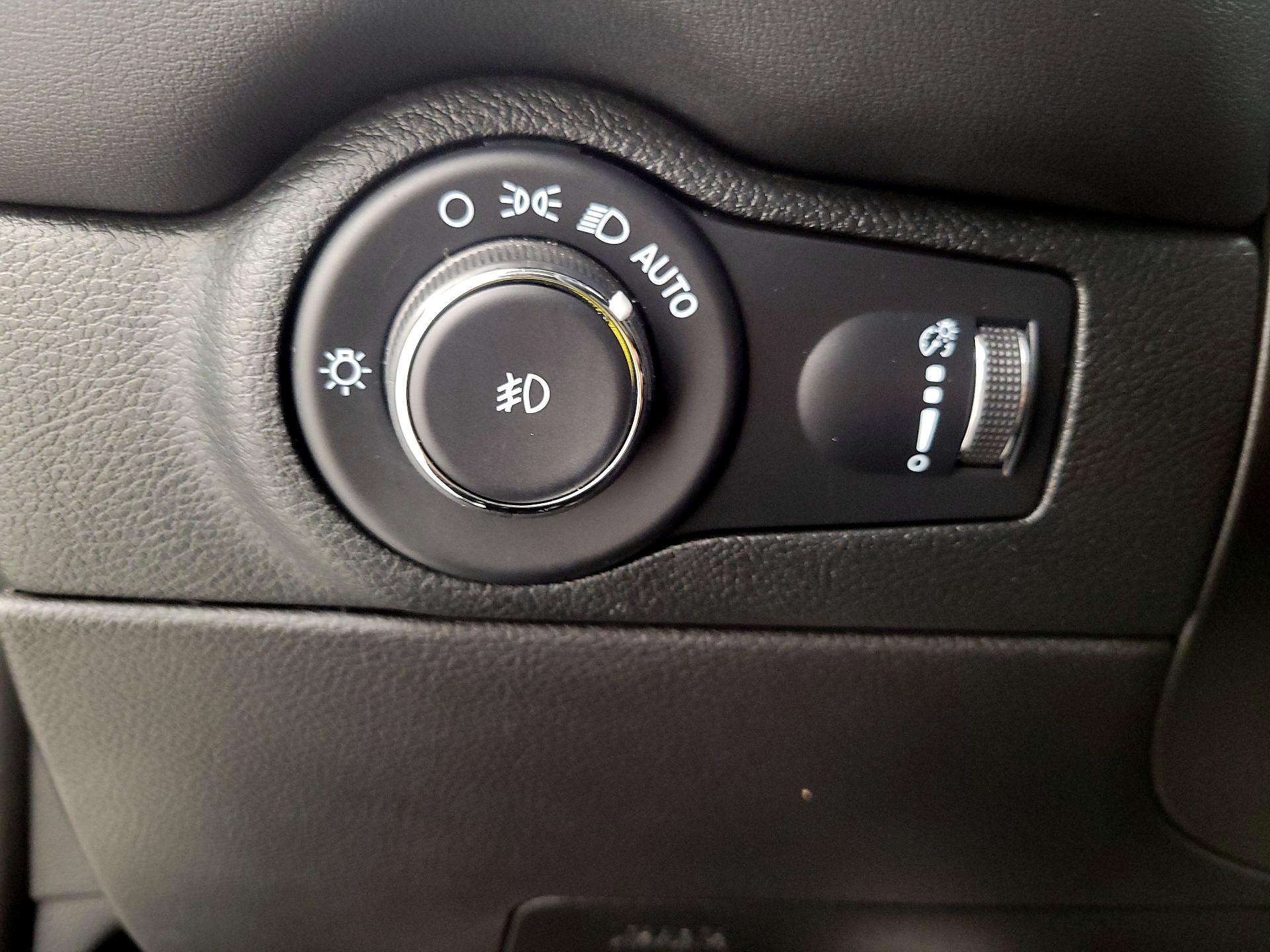 Thumbnail: 2022 Dodge Durango - 13