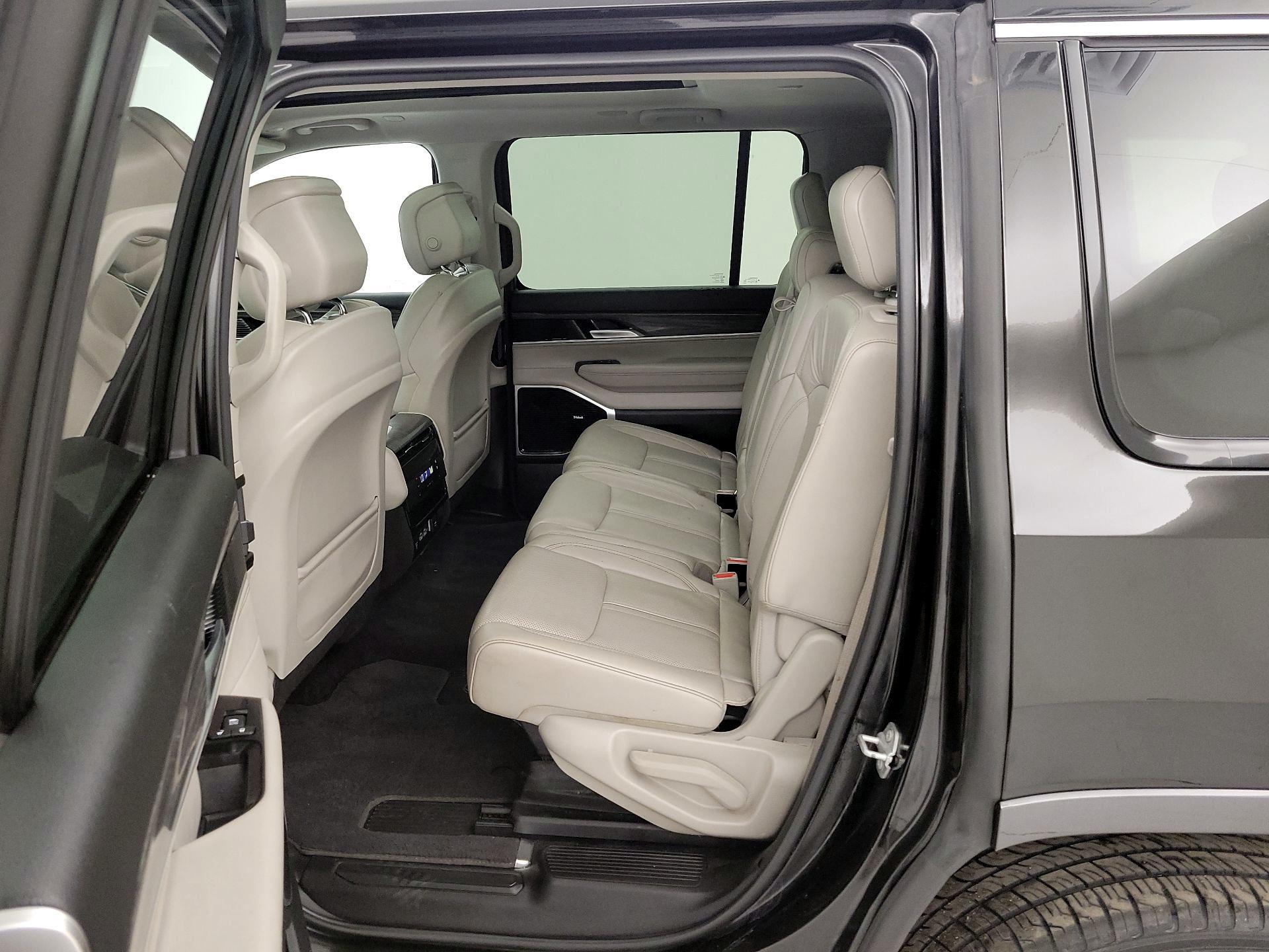 Thumbnail: 2022 Jeep Wagoneer - 20