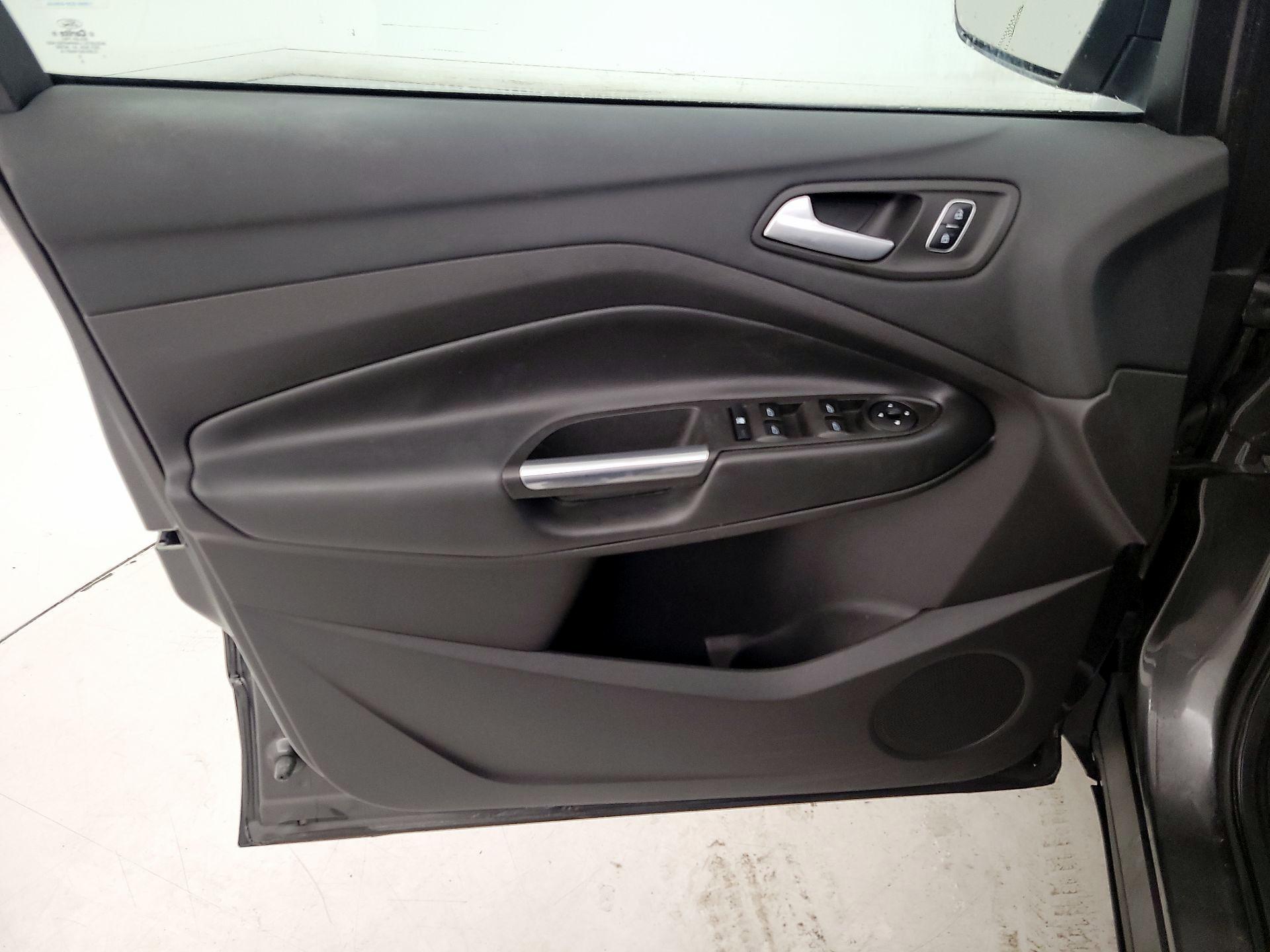 Thumbnail: 2017 Ford Escape - 12