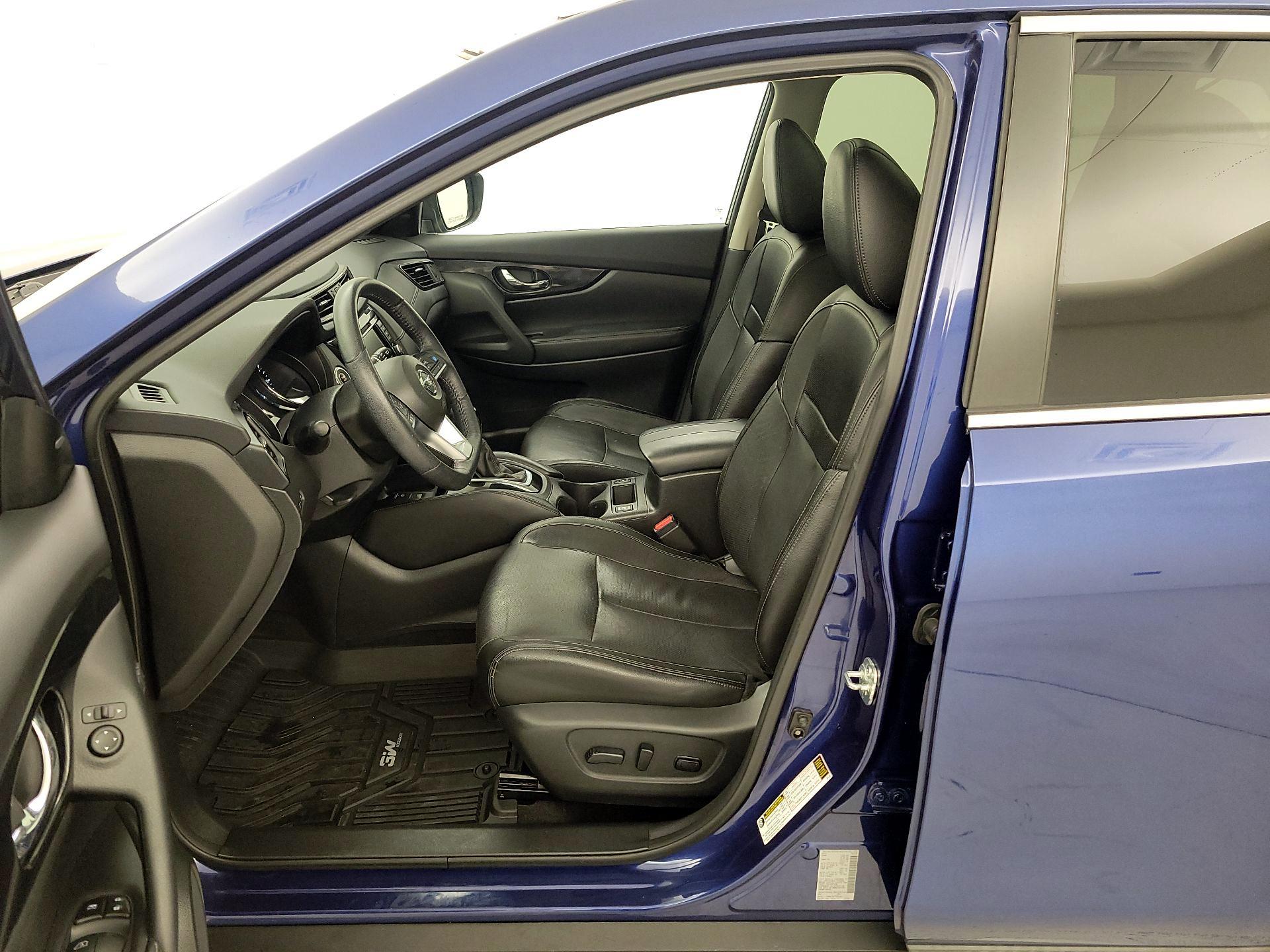 Thumbnail: 2019 Nissan Rogue - 11