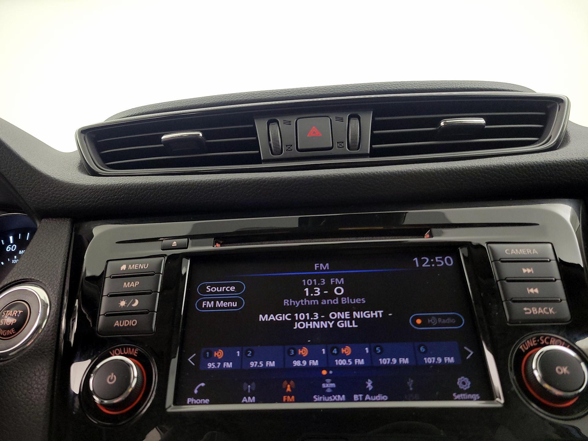 Thumbnail: 2019 Nissan Rogue - 16