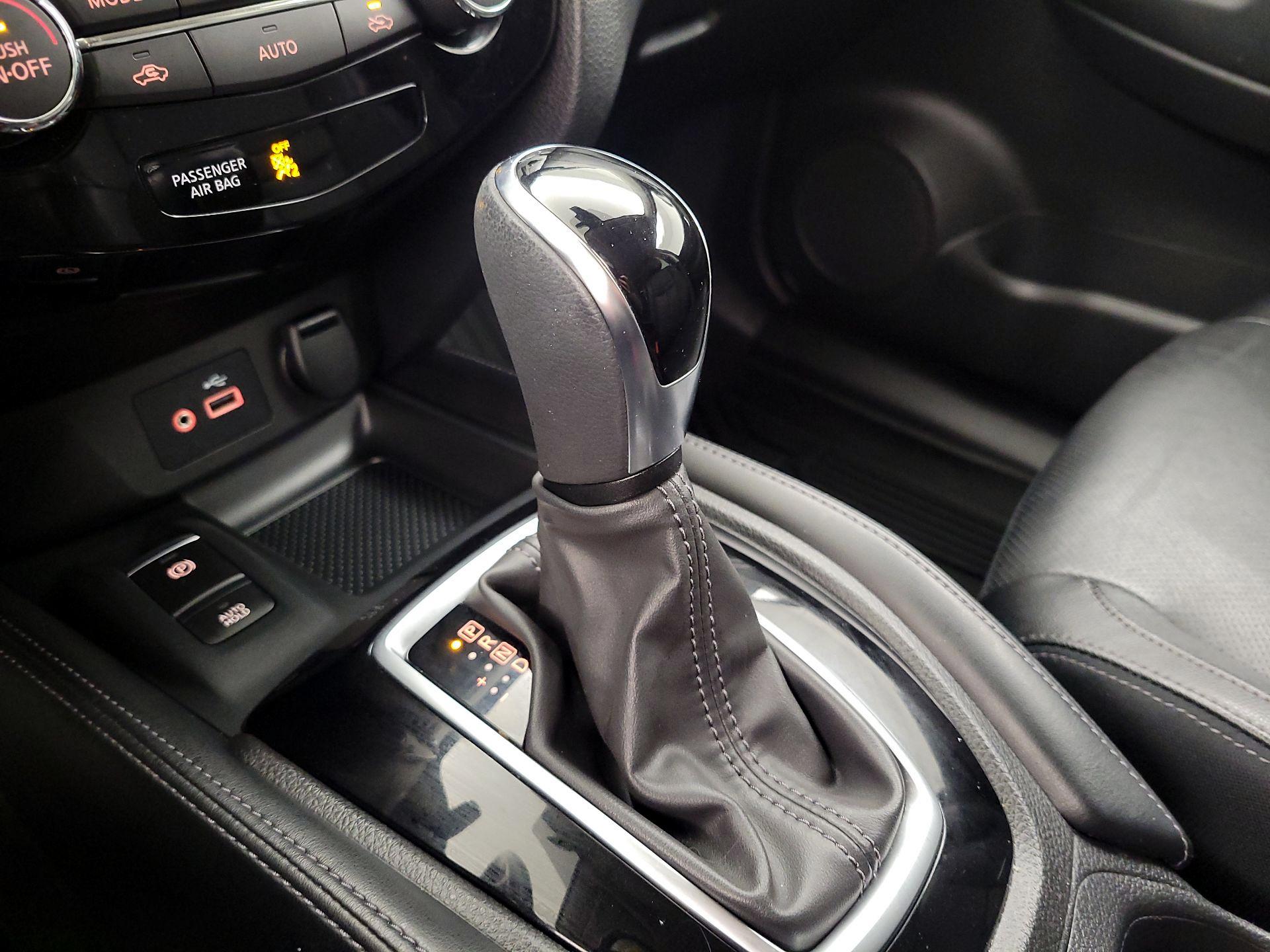 Thumbnail: 2019 Nissan Rogue - 18