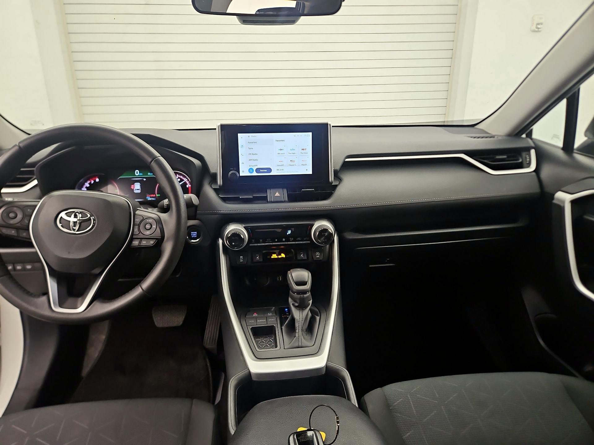 Thumbnail: 2025 Toyota RAV4 - 9