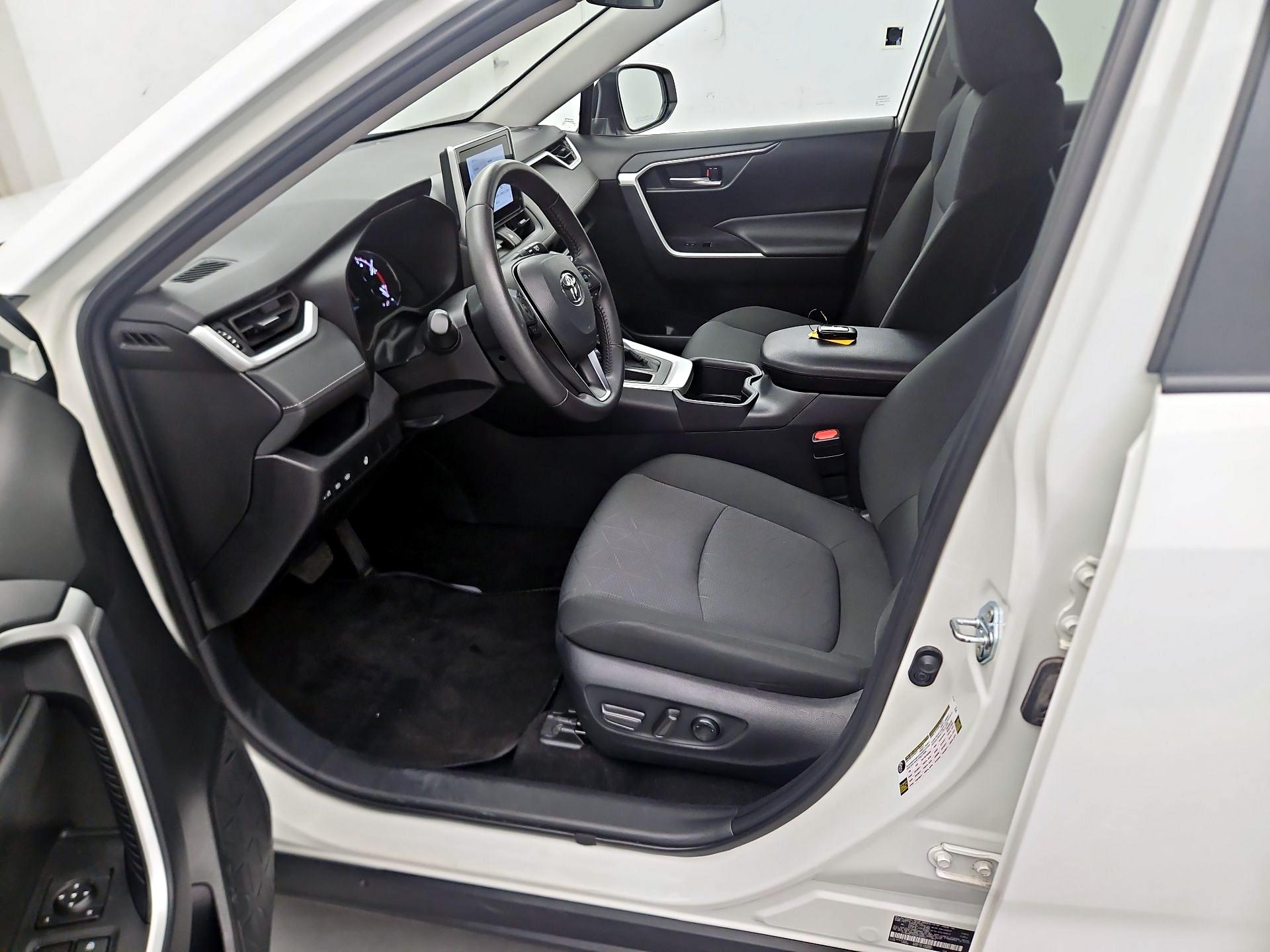 Thumbnail: 2025 Toyota RAV4 - 11