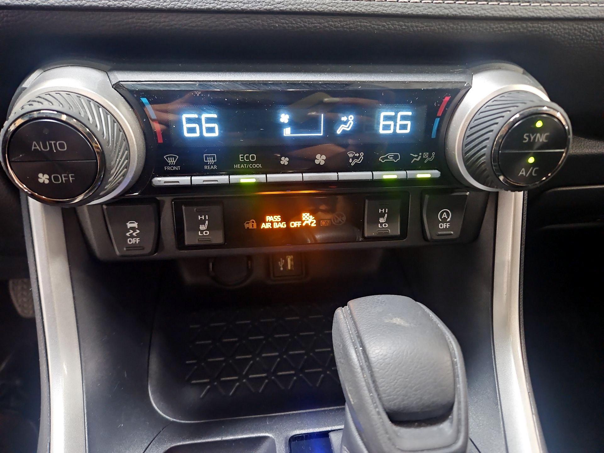 Thumbnail: 2025 Toyota RAV4 - 15