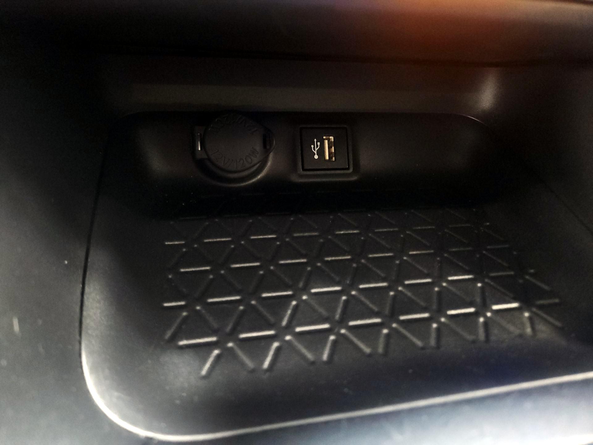 Thumbnail: 2025 Toyota RAV4 - 17