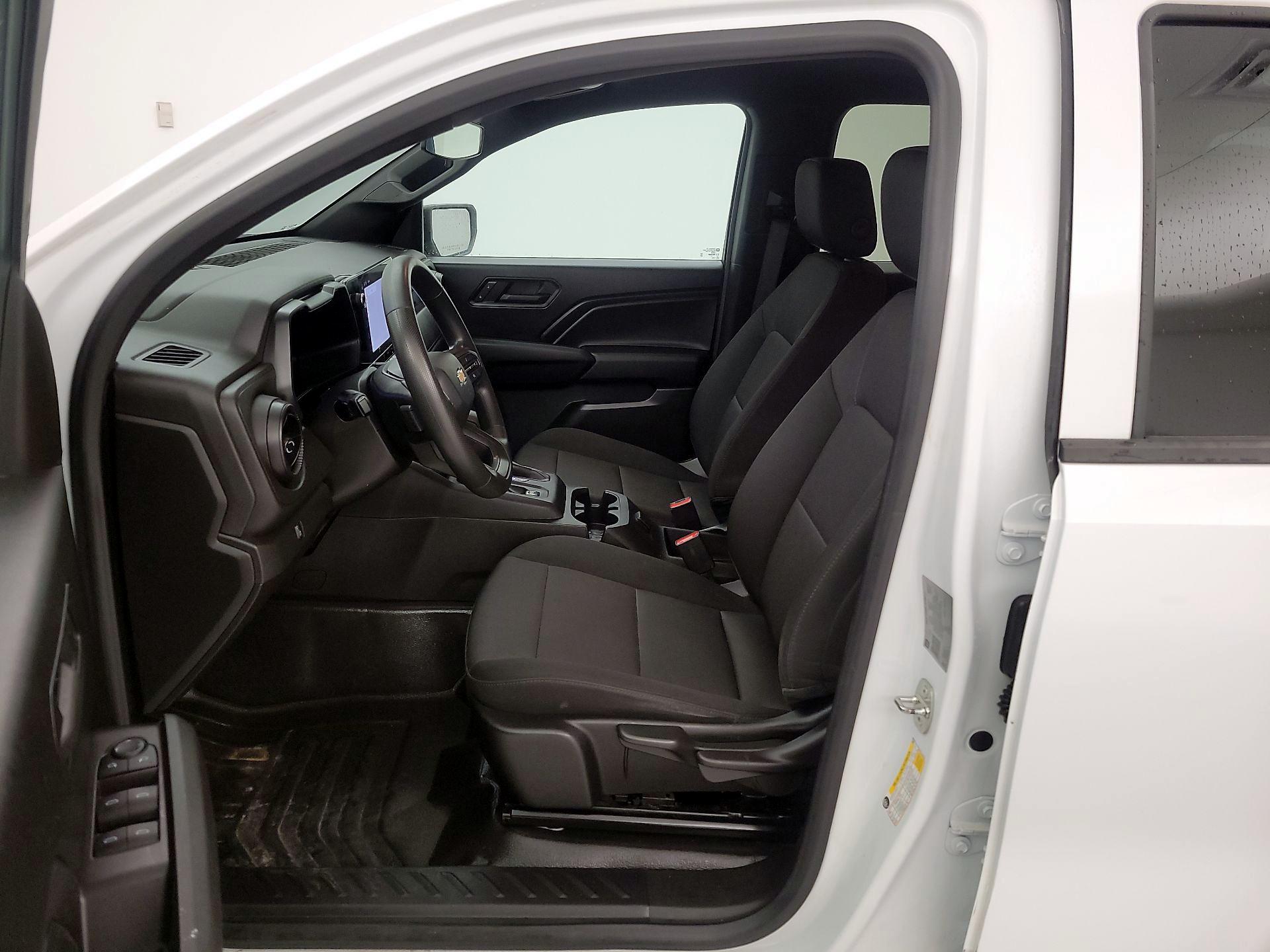 Thumbnail: 2023 Chevrolet Colorado - 11