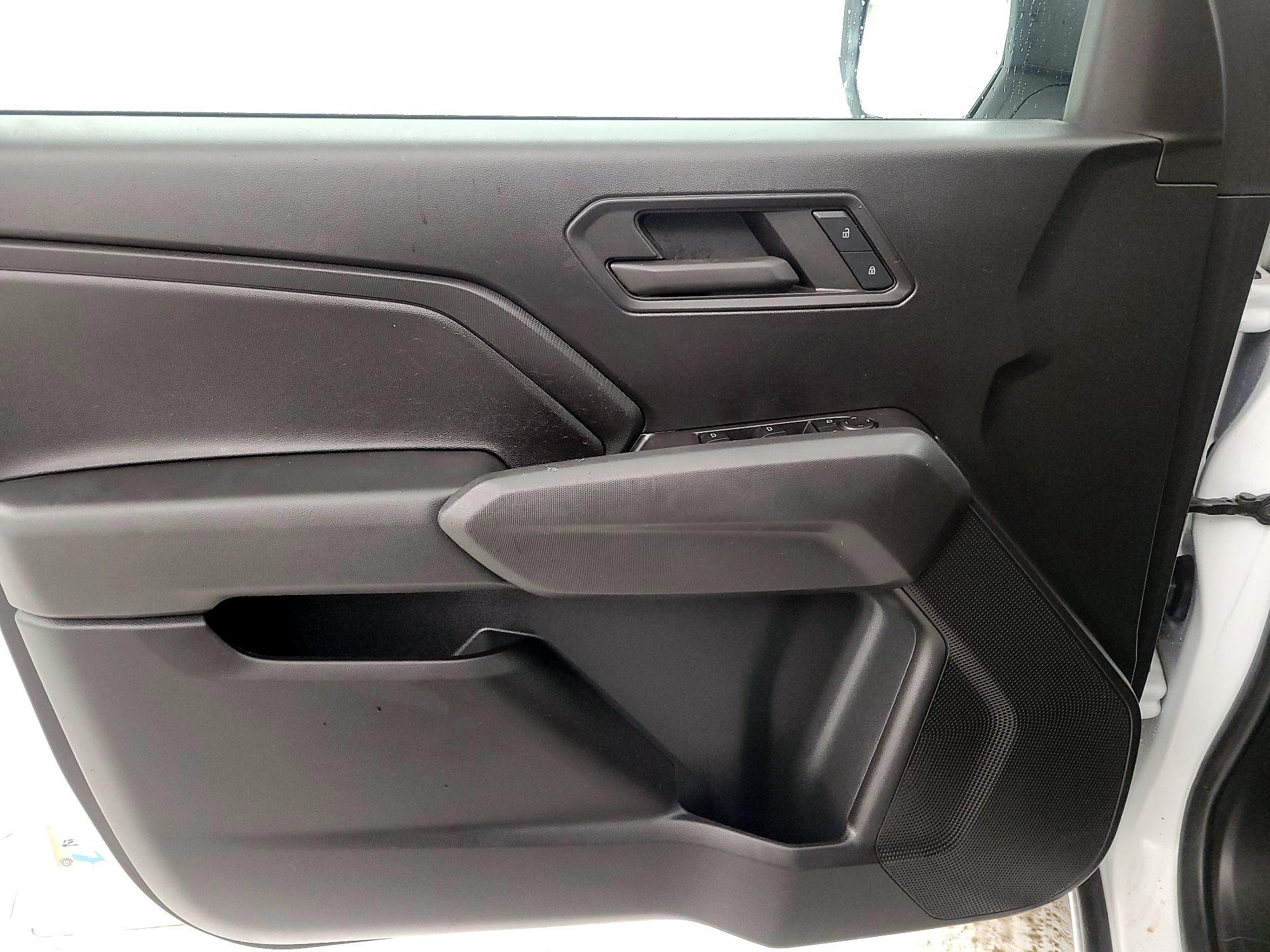 Thumbnail: 2023 Chevrolet Colorado - 12