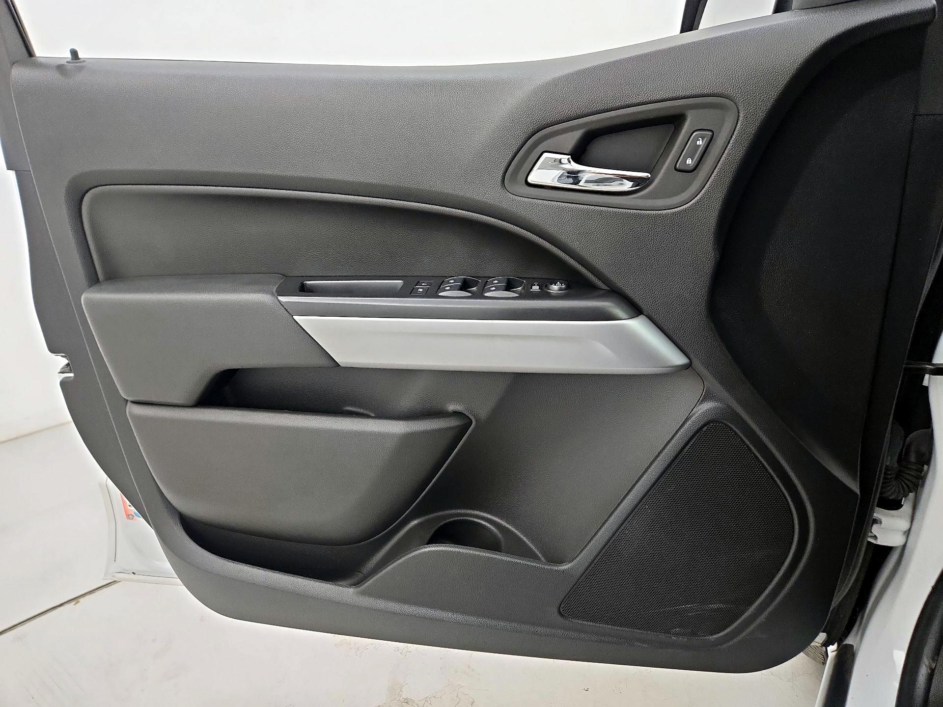 Thumbnail: 2022 Chevrolet Colorado - 12