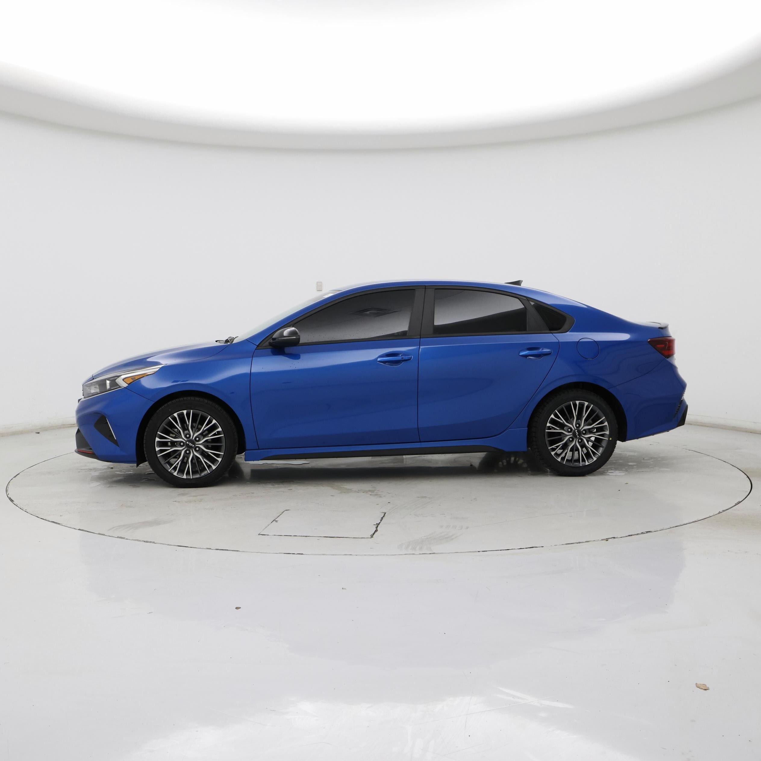 Thumbnail: 2023 Kia Forte - 3