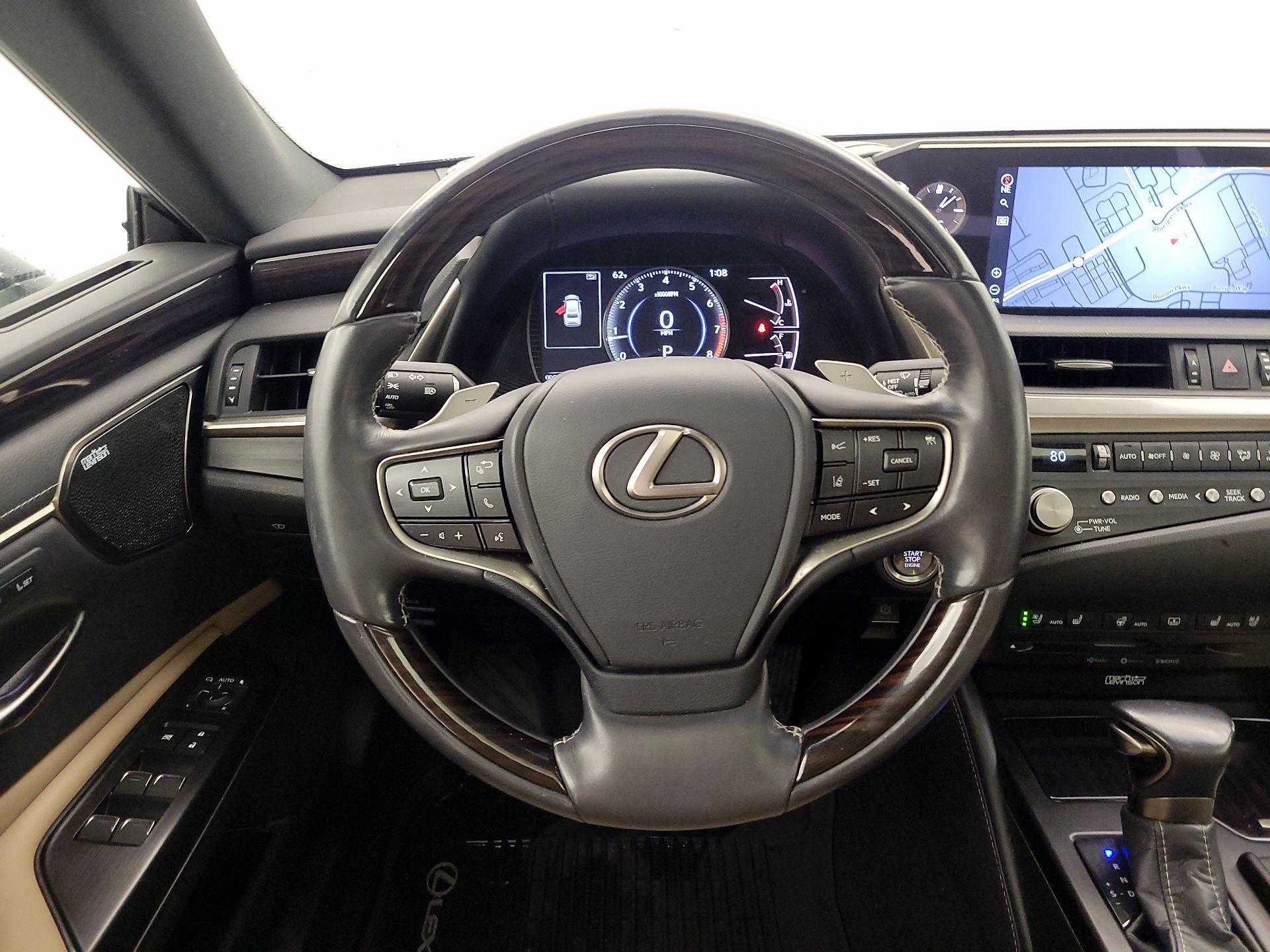 Thumbnail: 2021 Lexus ES - 10