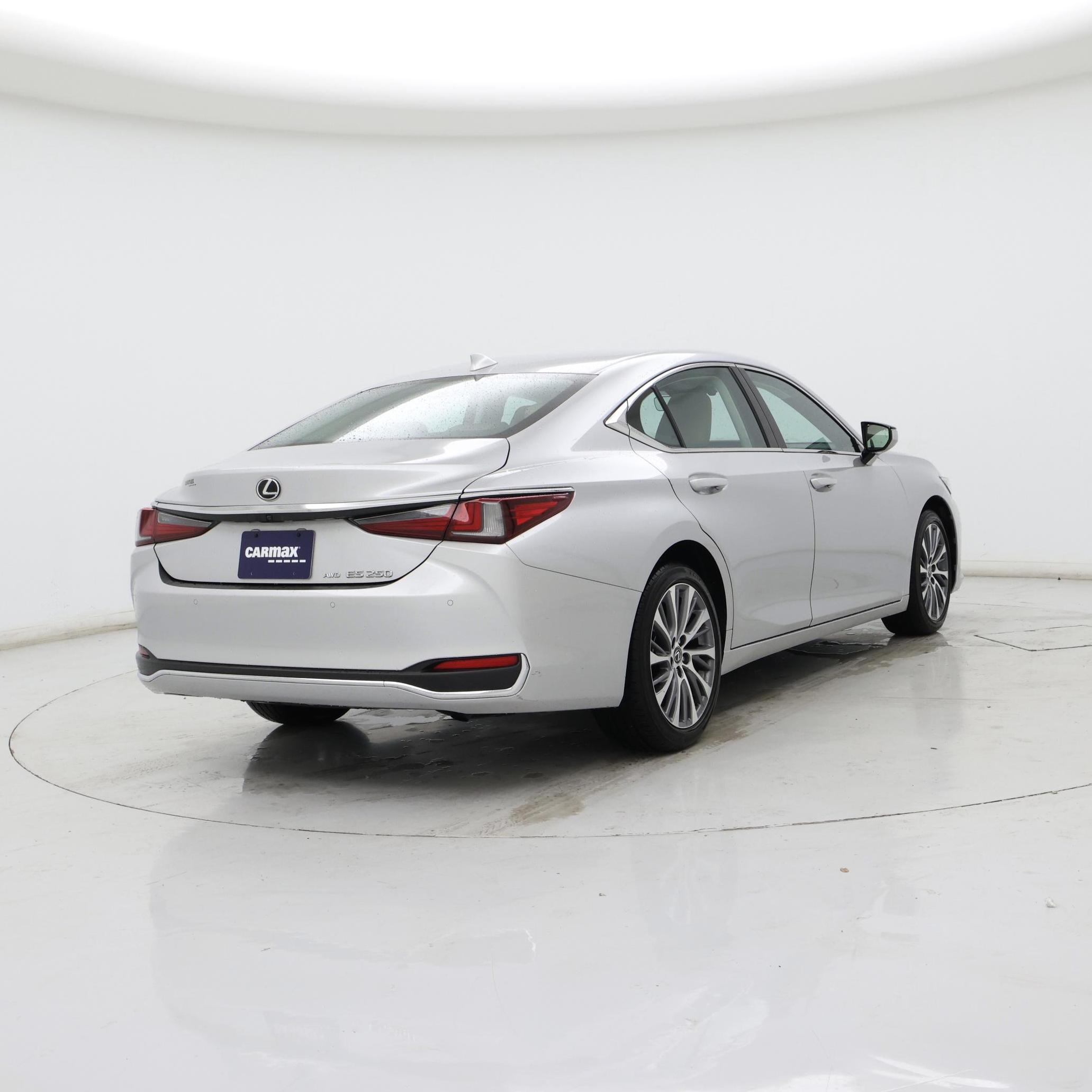 Thumbnail: 2021 Lexus ES - 8