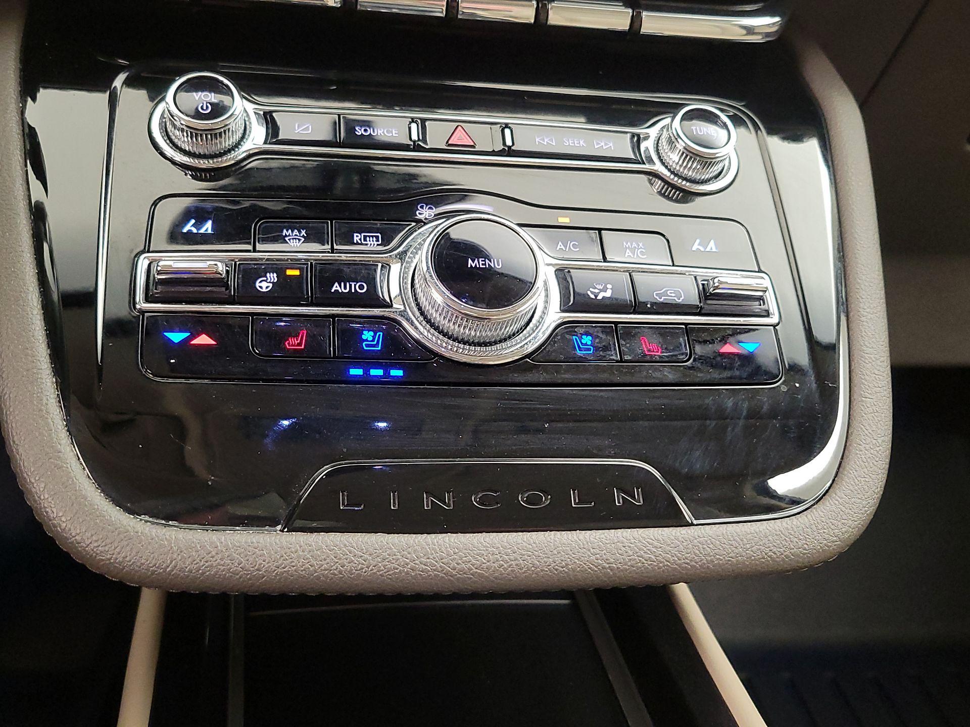 Thumbnail: 2020 Lincoln Corsair - 17