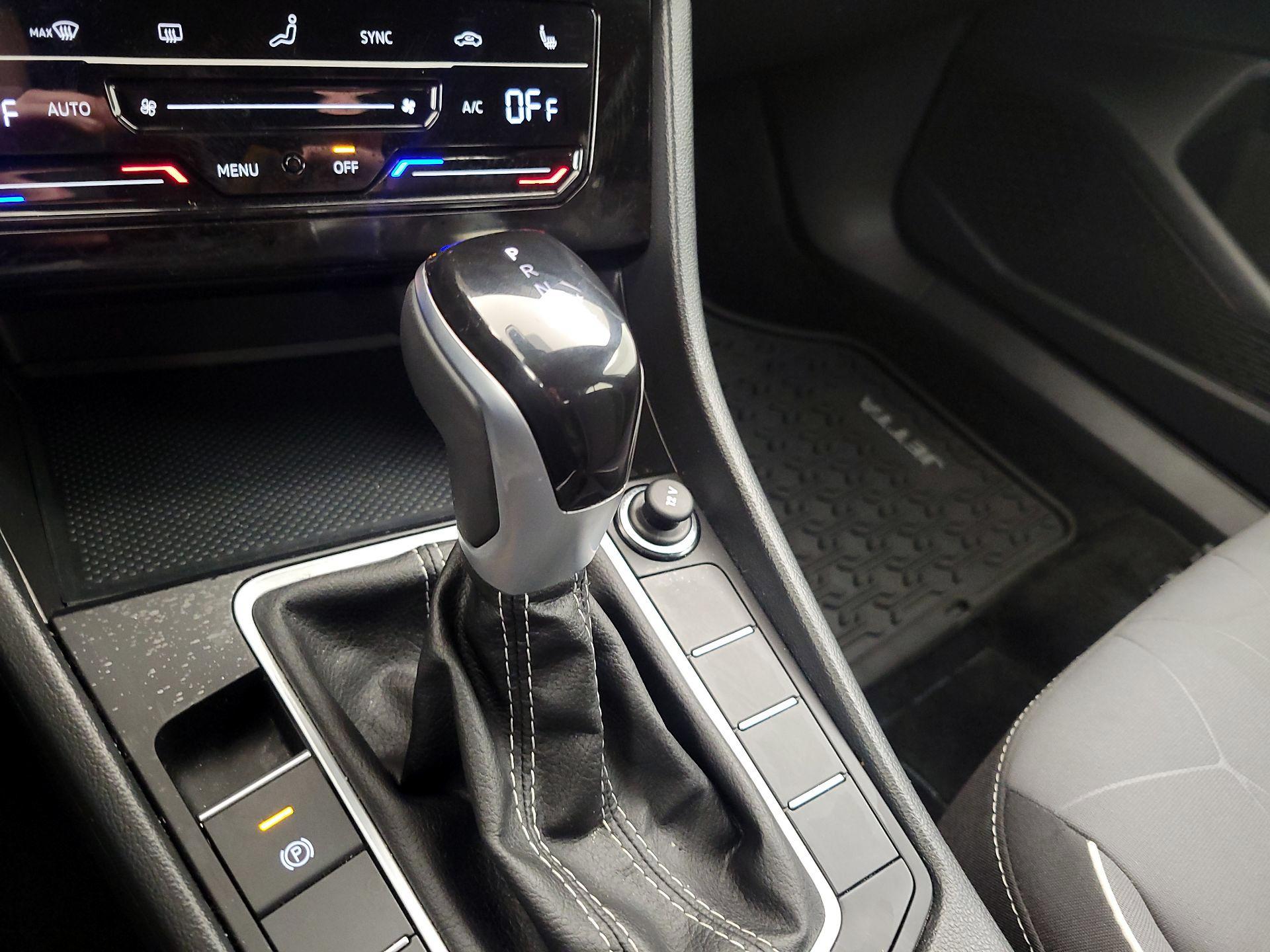 Thumbnail: 2025 Volkswagen Jetta - 17