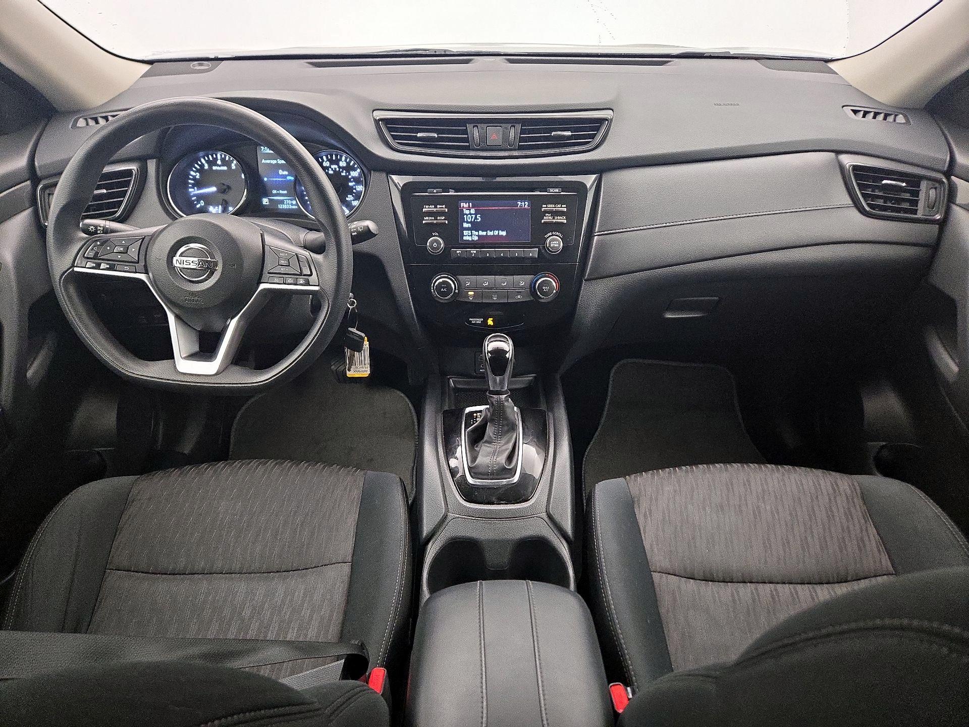 Thumbnail: 2017 Nissan Rogue - 9