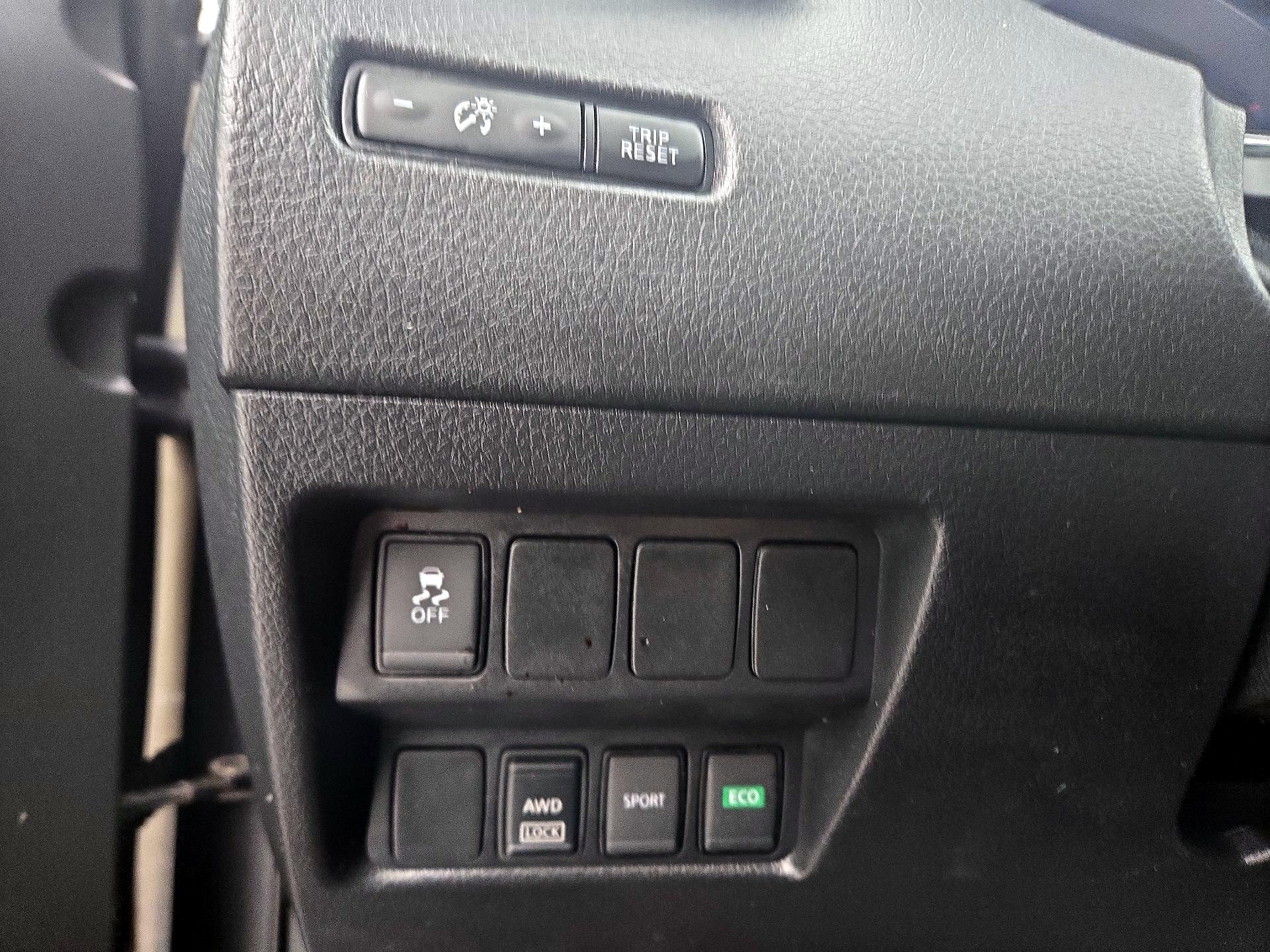 Thumbnail: 2017 Nissan Rogue - 13