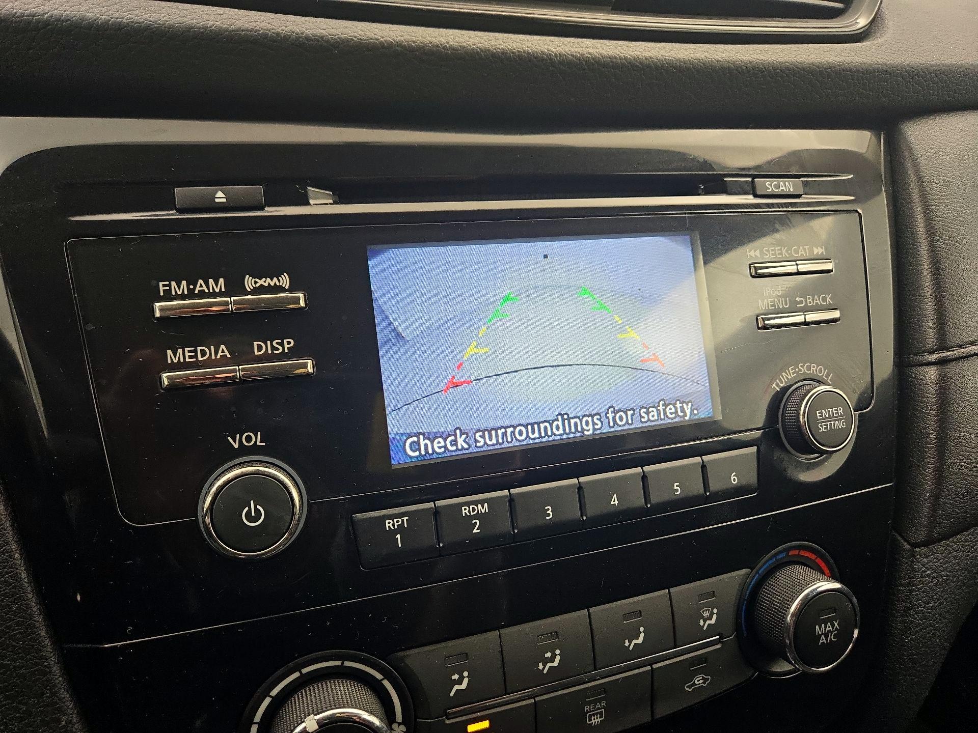 Thumbnail: 2017 Nissan Rogue - 14