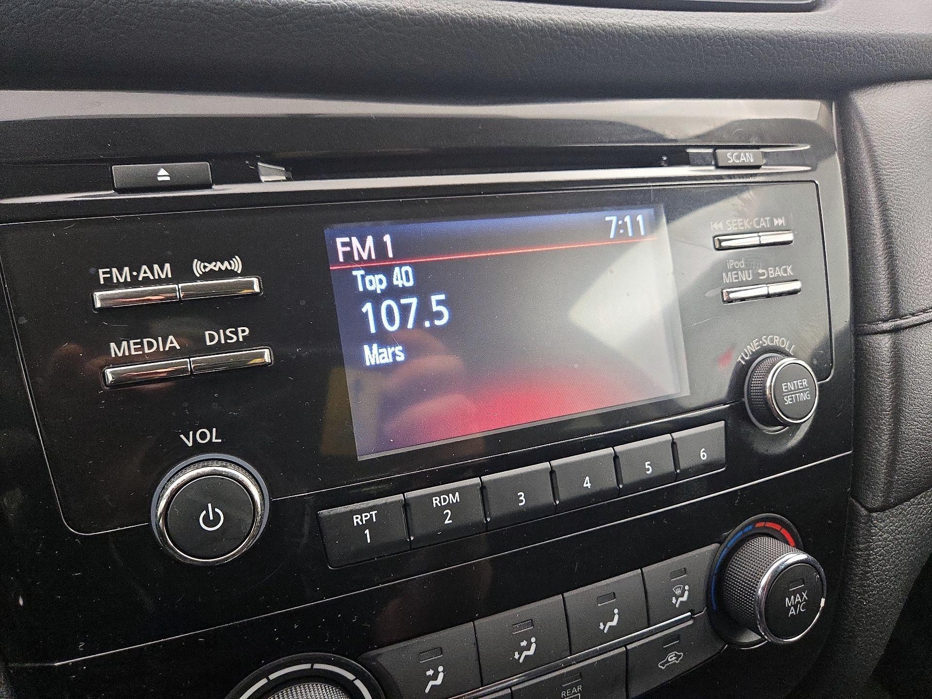 Thumbnail: 2017 Nissan Rogue - 15