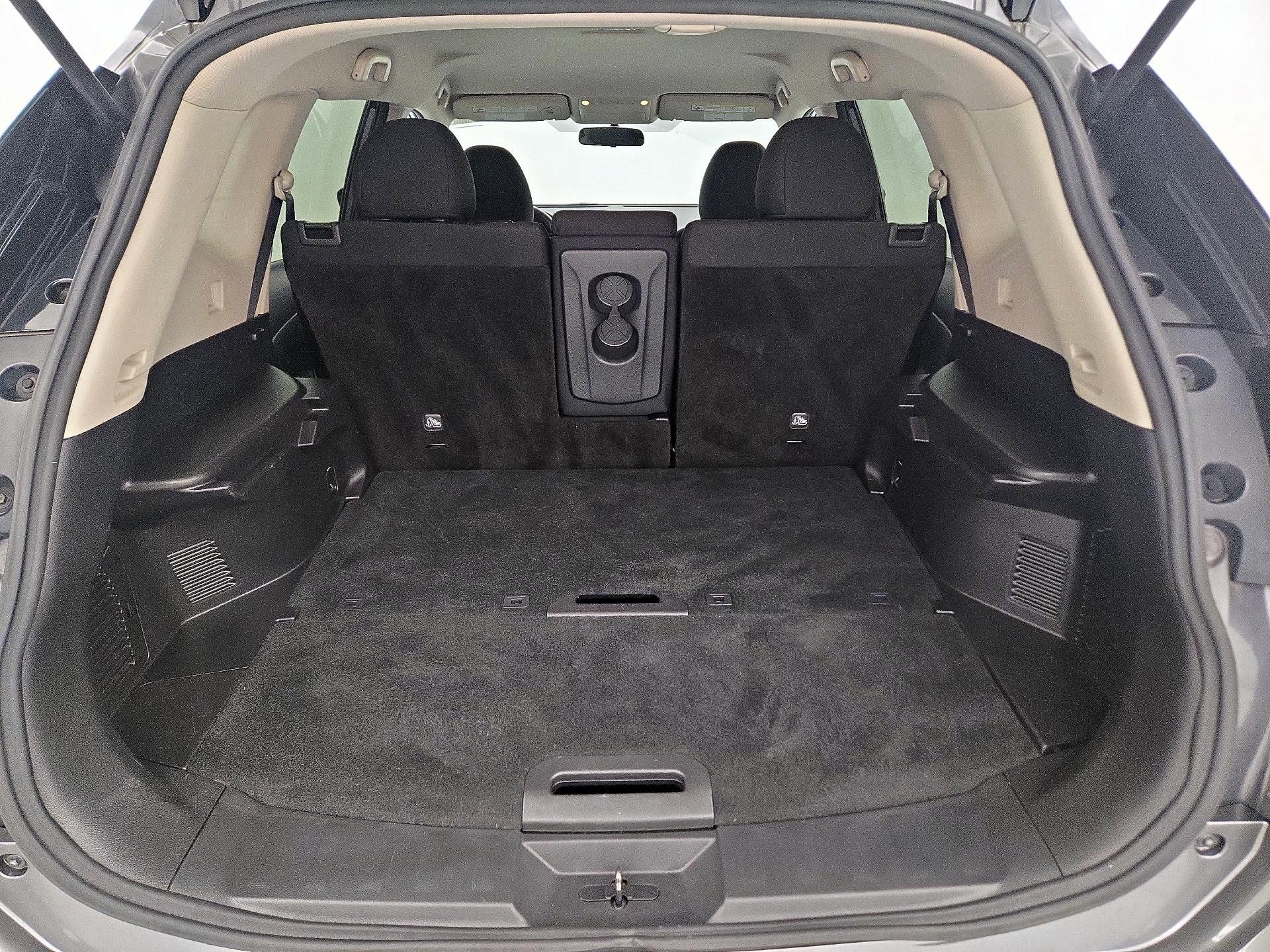 Thumbnail: 2017 Nissan Rogue - 20