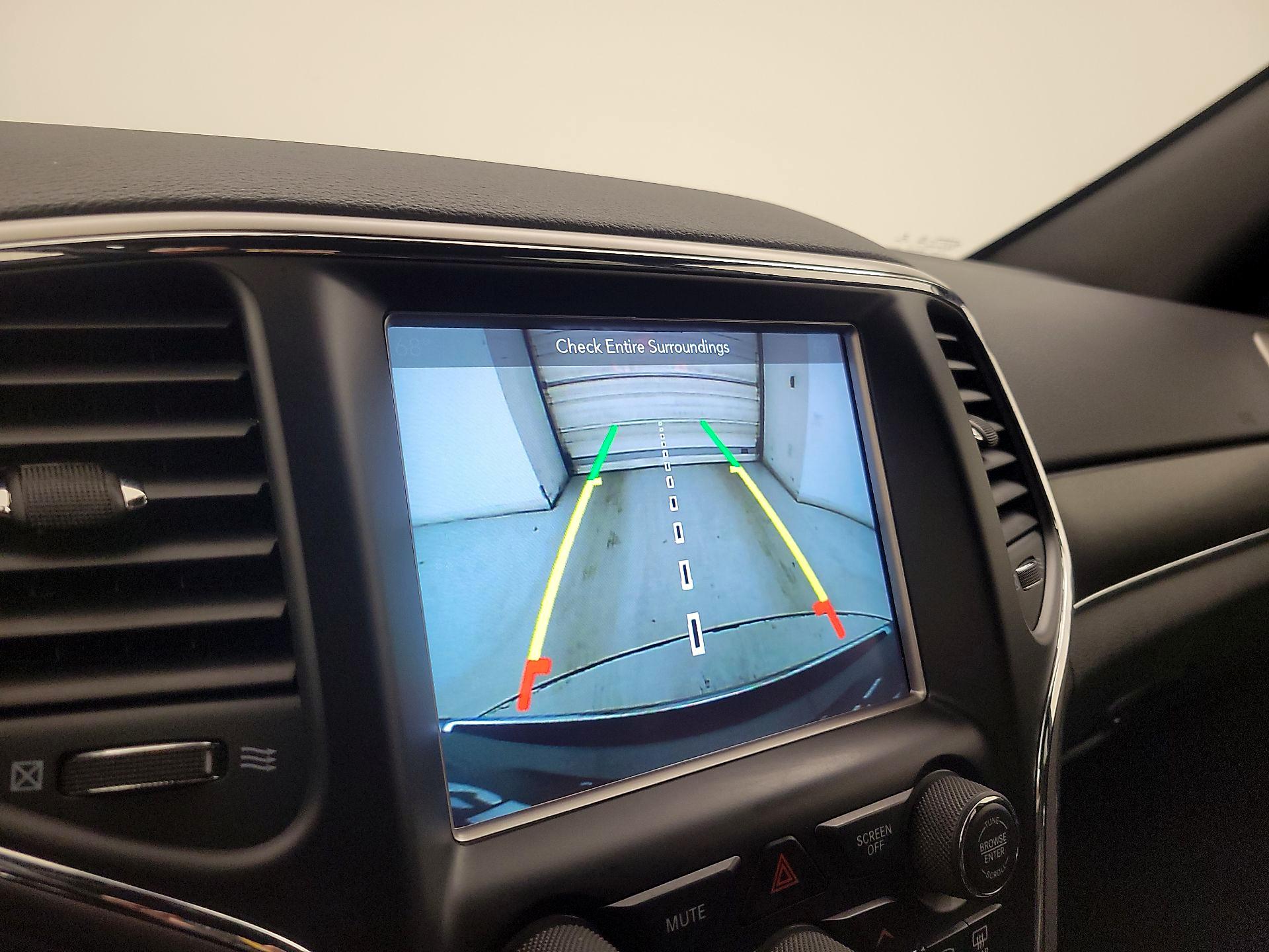 Thumbnail: 2018 Jeep Grand Cherokee - 15