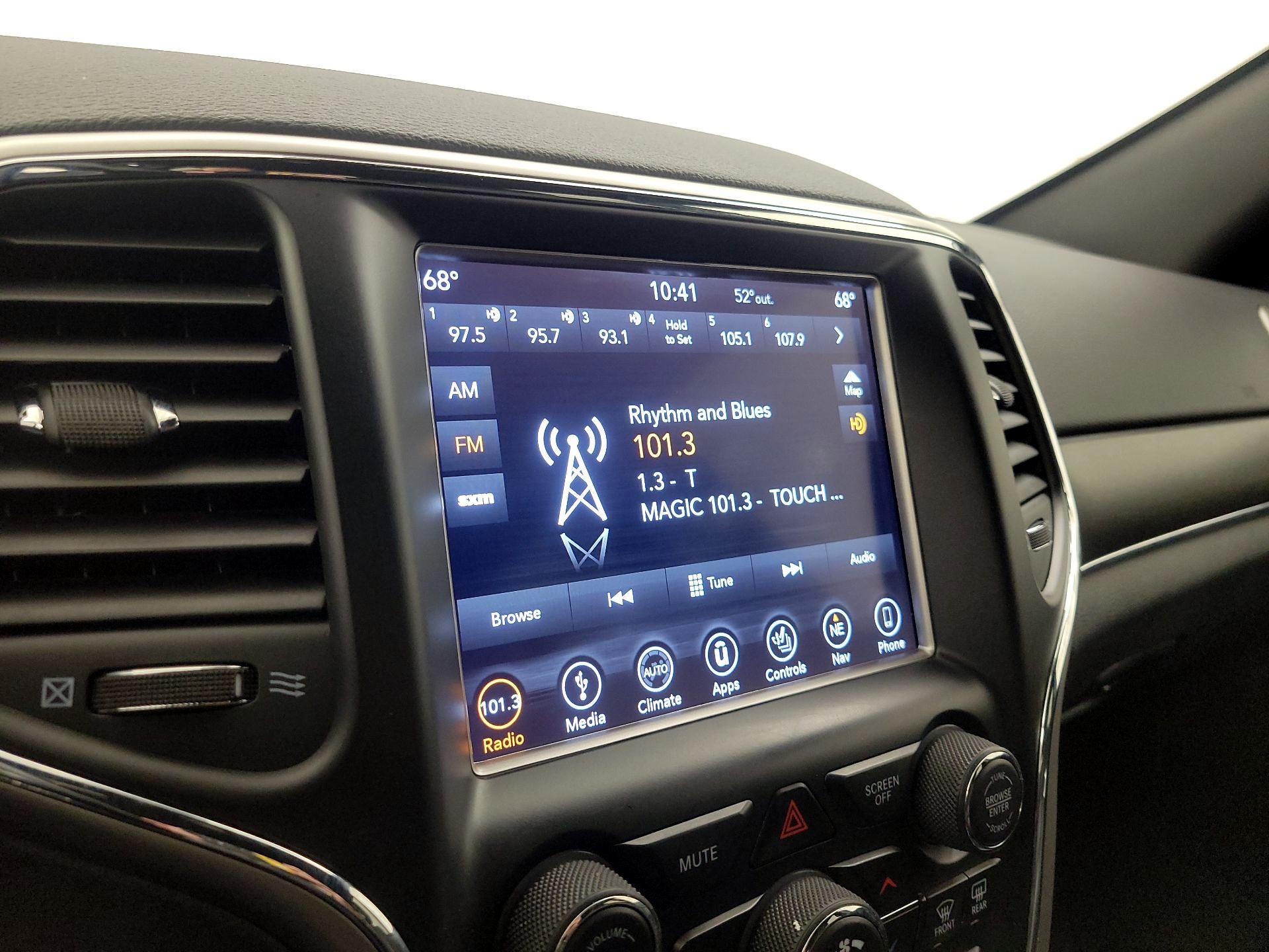 Thumbnail: 2018 Jeep Grand Cherokee - 16