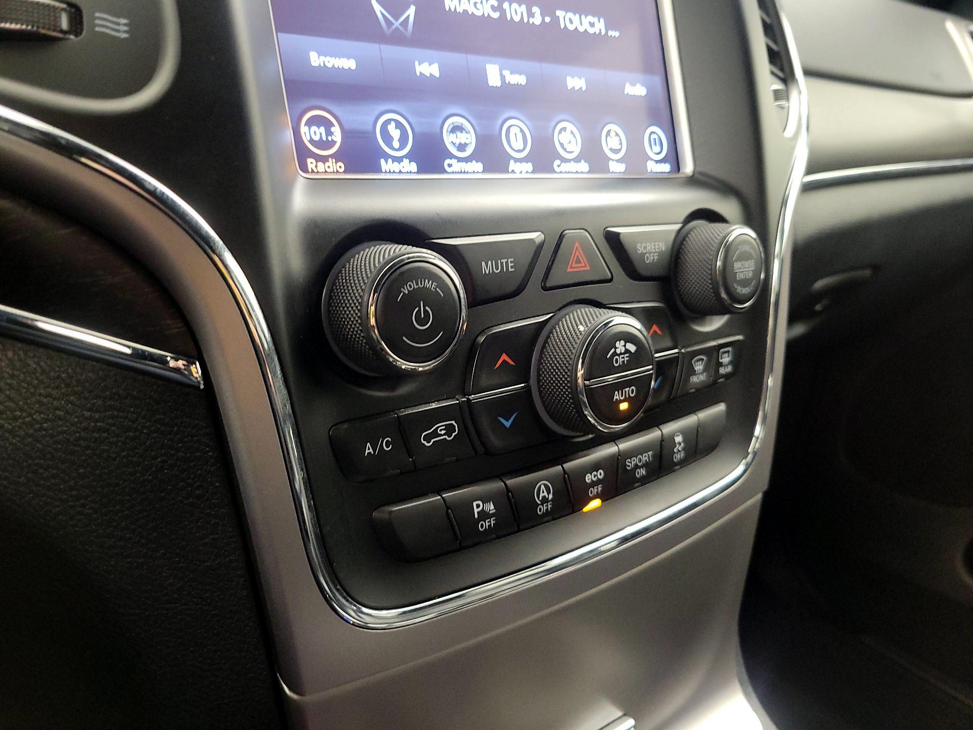 Thumbnail: 2018 Jeep Grand Cherokee - 17