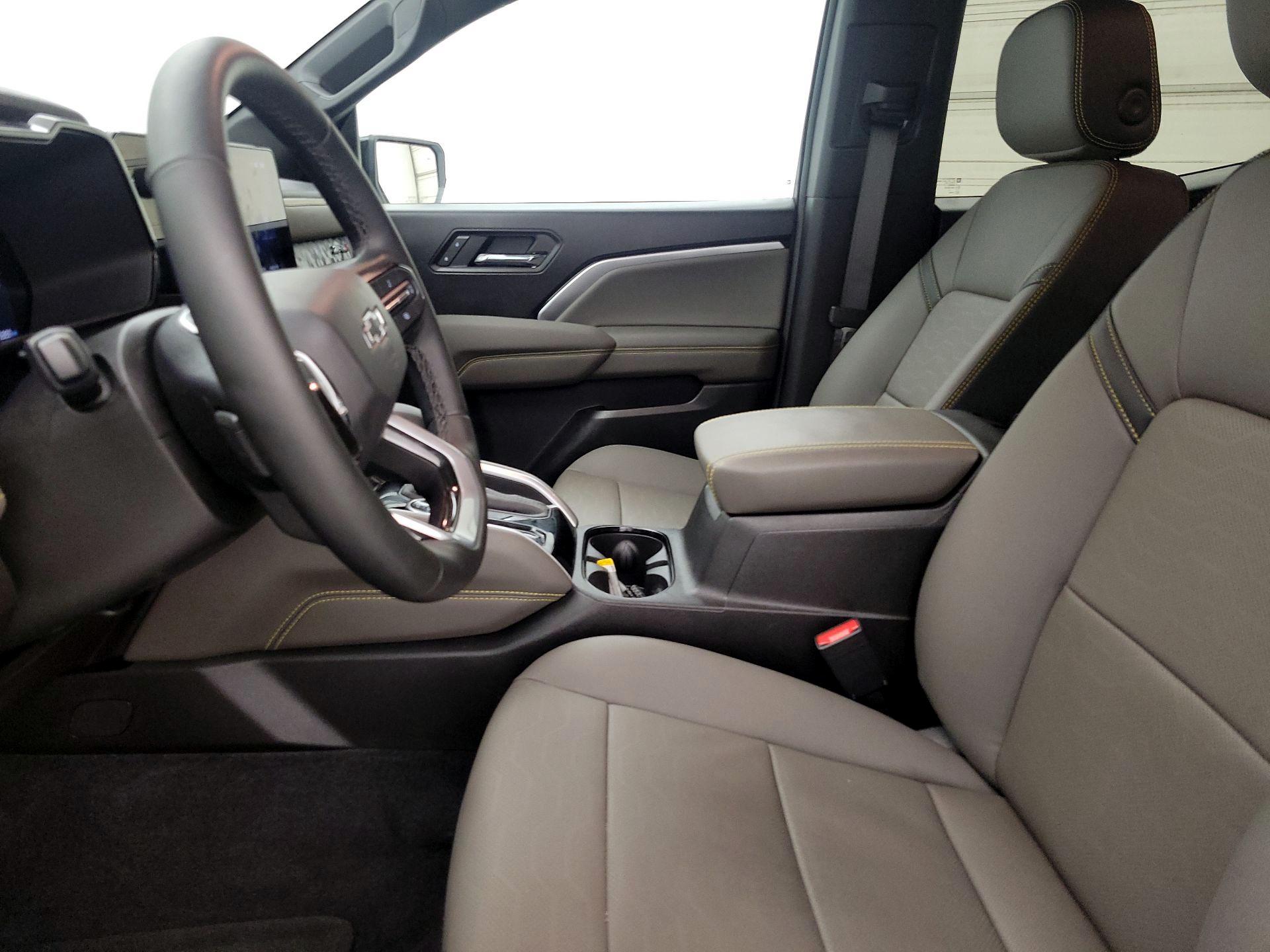 Thumbnail: 2025 Chevrolet Colorado - 11