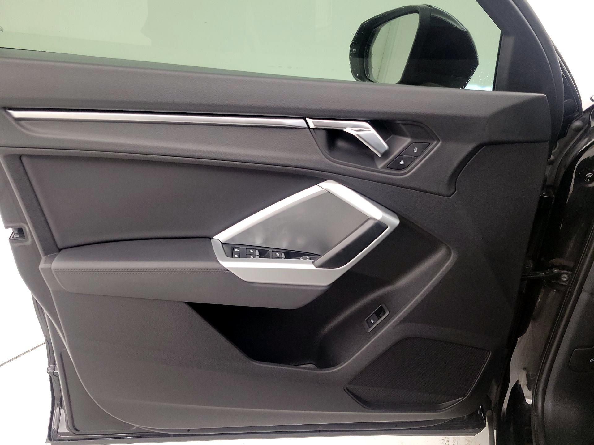 Thumbnail: 2020 Audi Q3 - 12