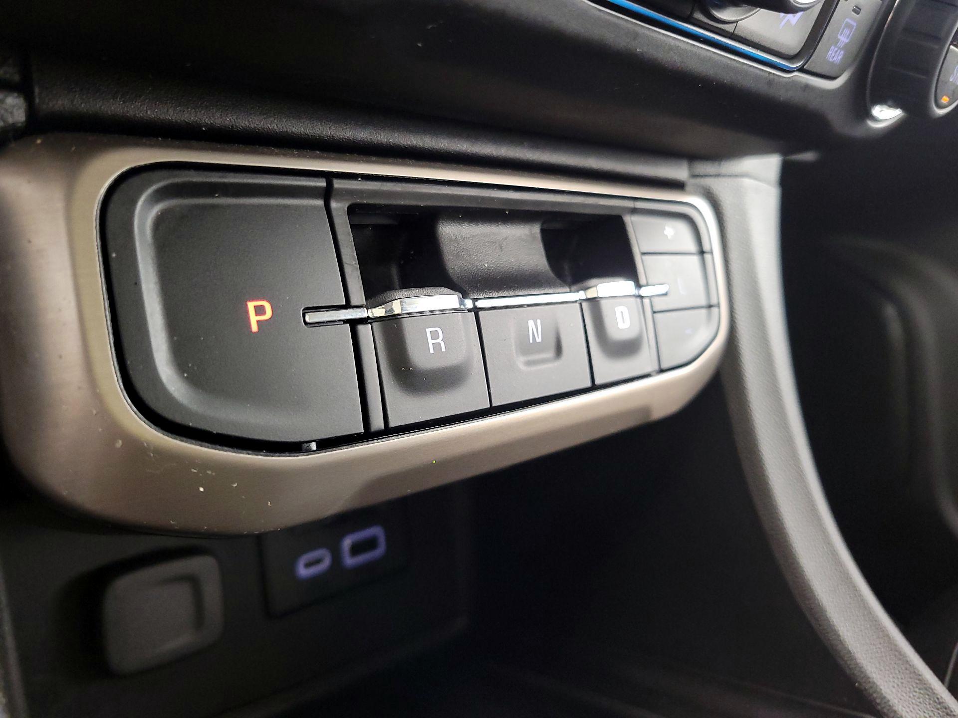 Thumbnail: 2023 GMC Acadia - 17