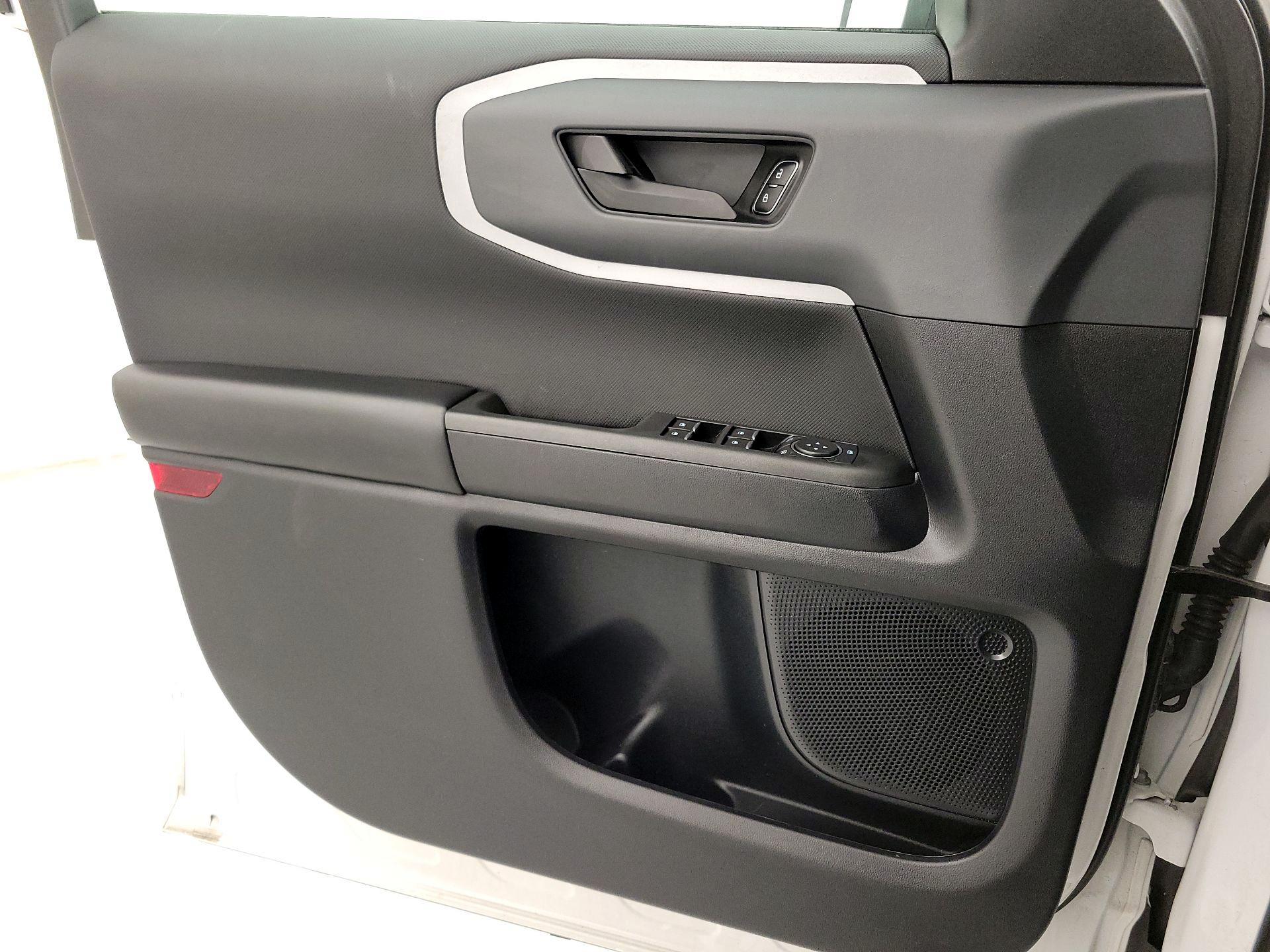 Thumbnail: 2022 Ford Bronco Sport - 12