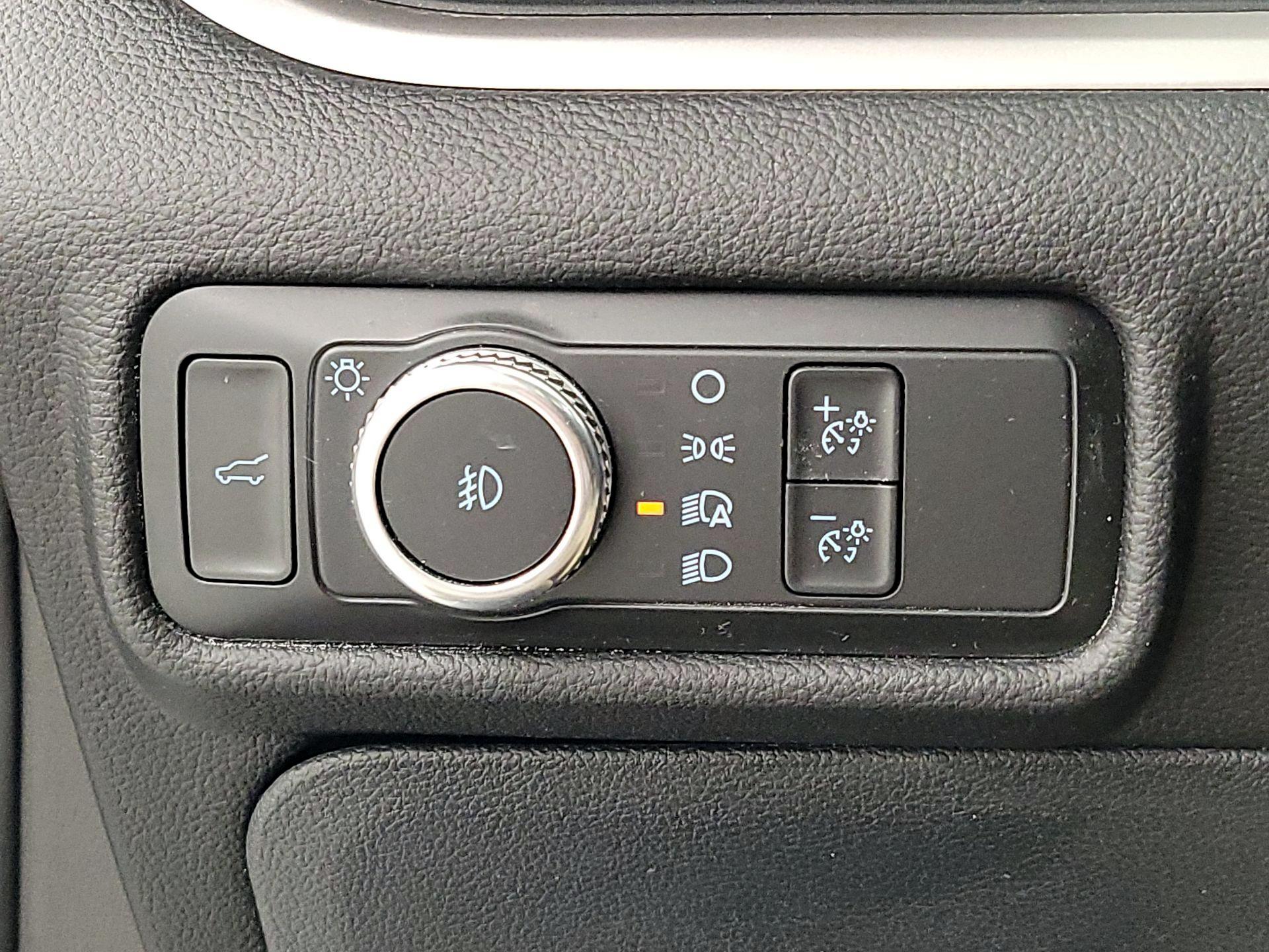 Thumbnail: 2021 Ford Explorer - 13