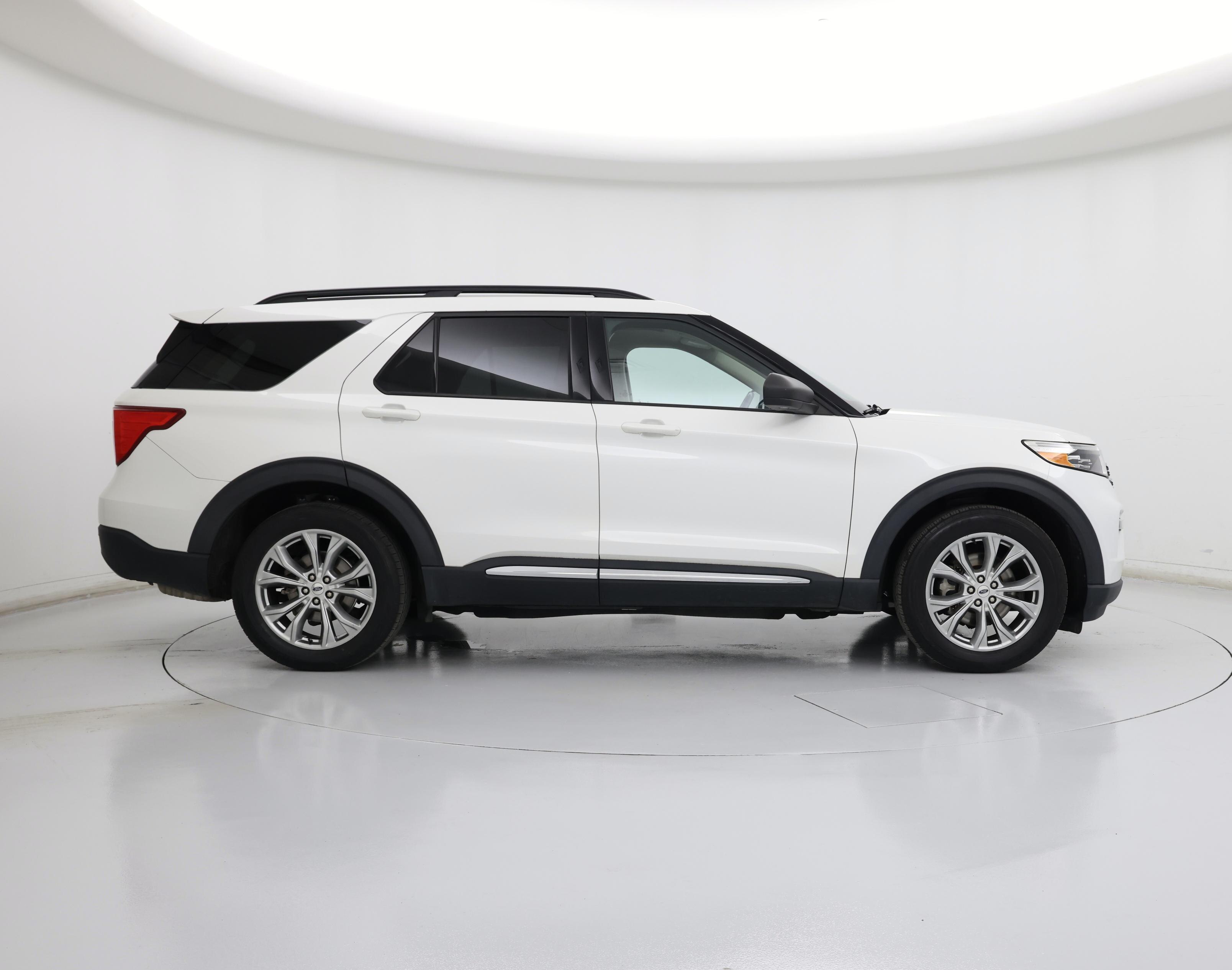 Thumbnail: 2021 Ford Explorer - 7