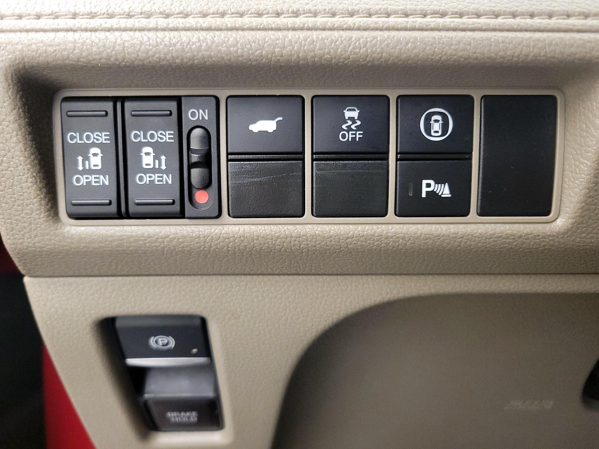 Thumbnail: 2023 Honda Odyssey - 13