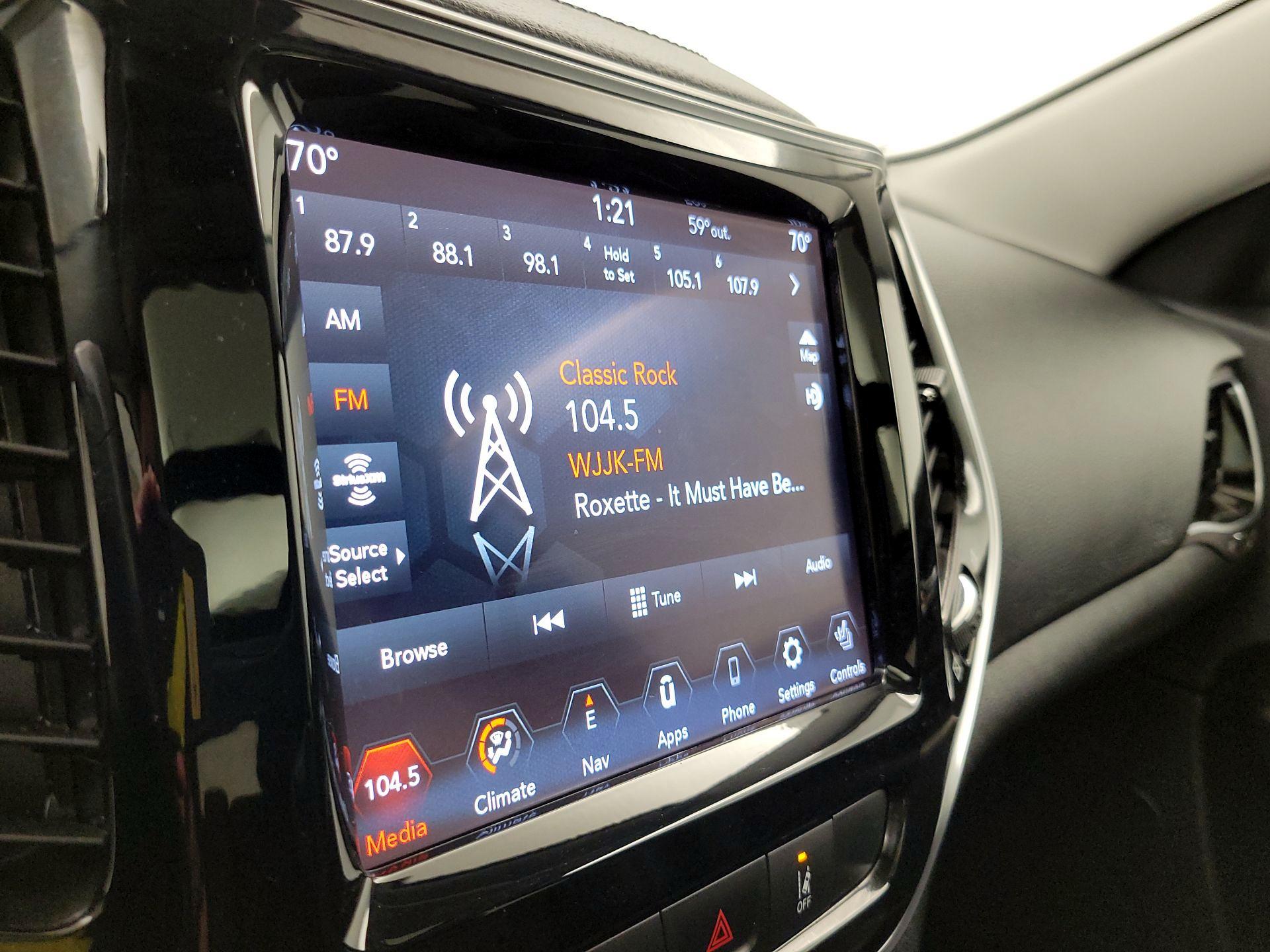 Thumbnail: 2021 Jeep Cherokee - 16