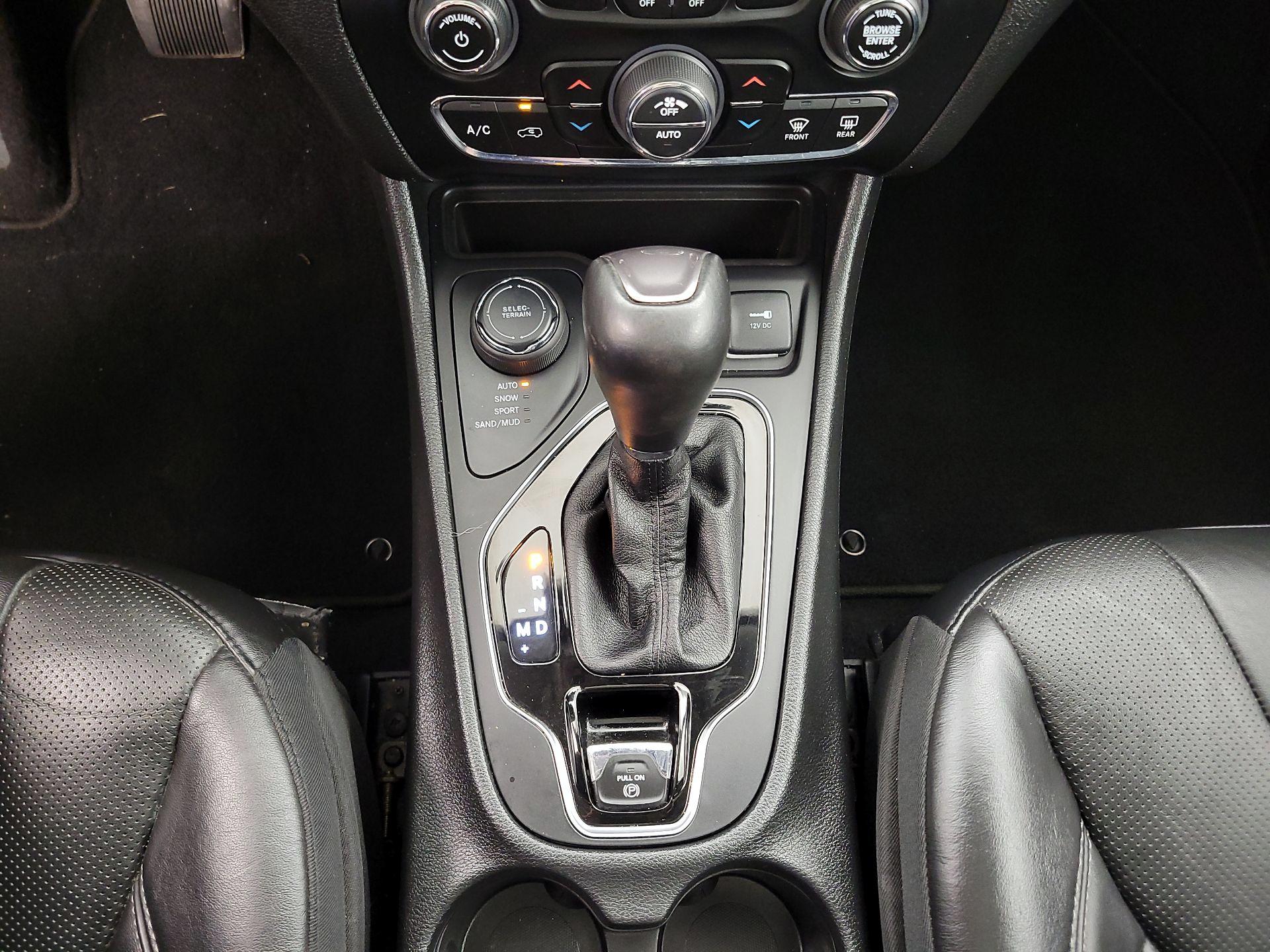 Thumbnail: 2021 Jeep Cherokee - 18