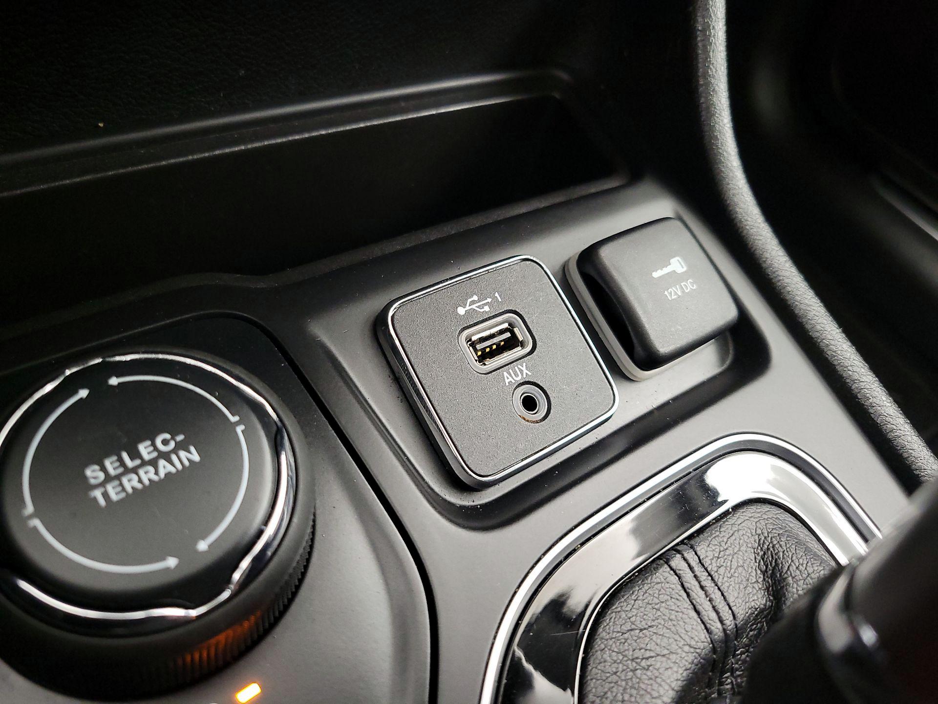 Thumbnail: 2021 Jeep Cherokee - 19